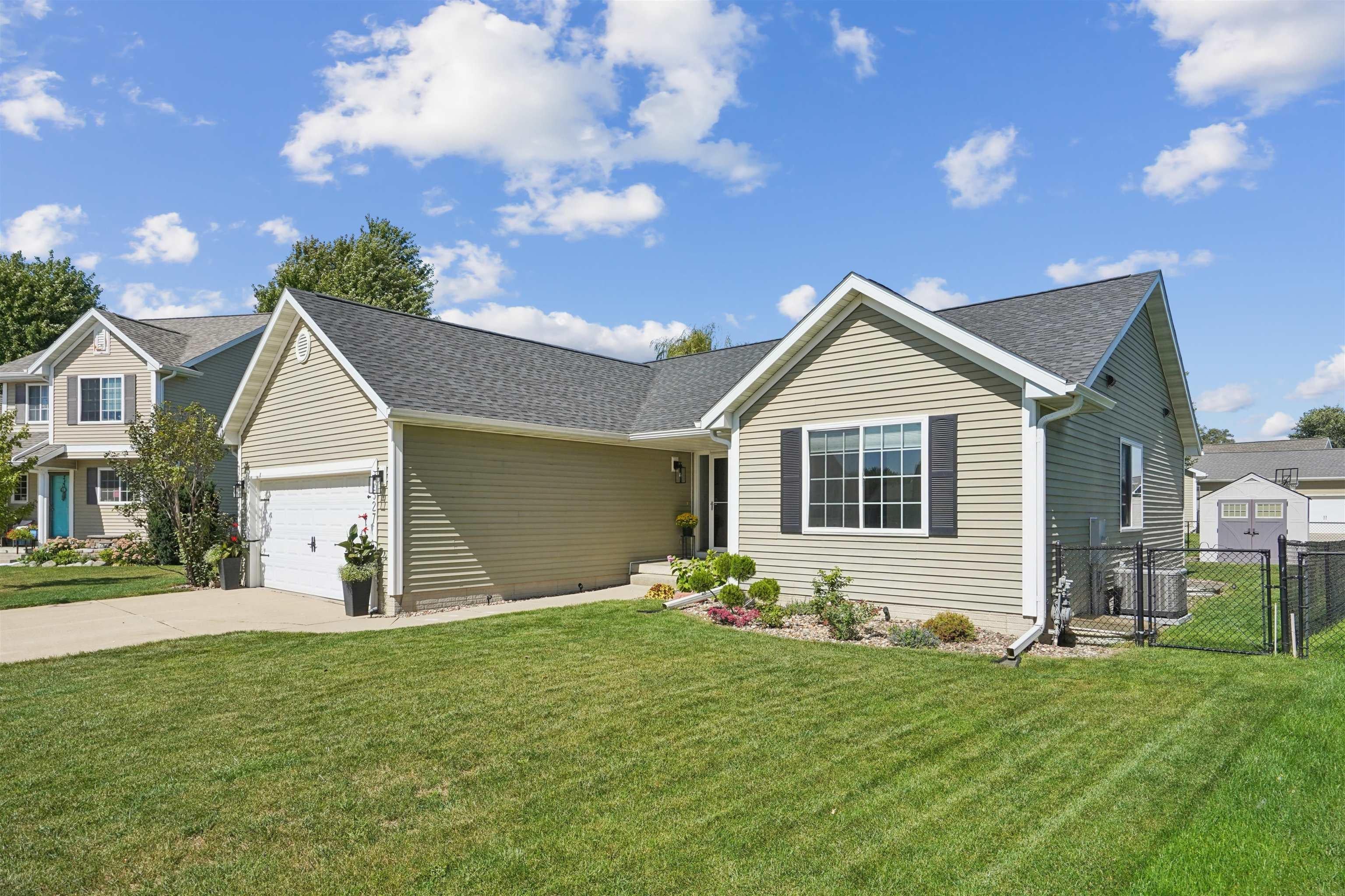 1527 Andover Court — photo