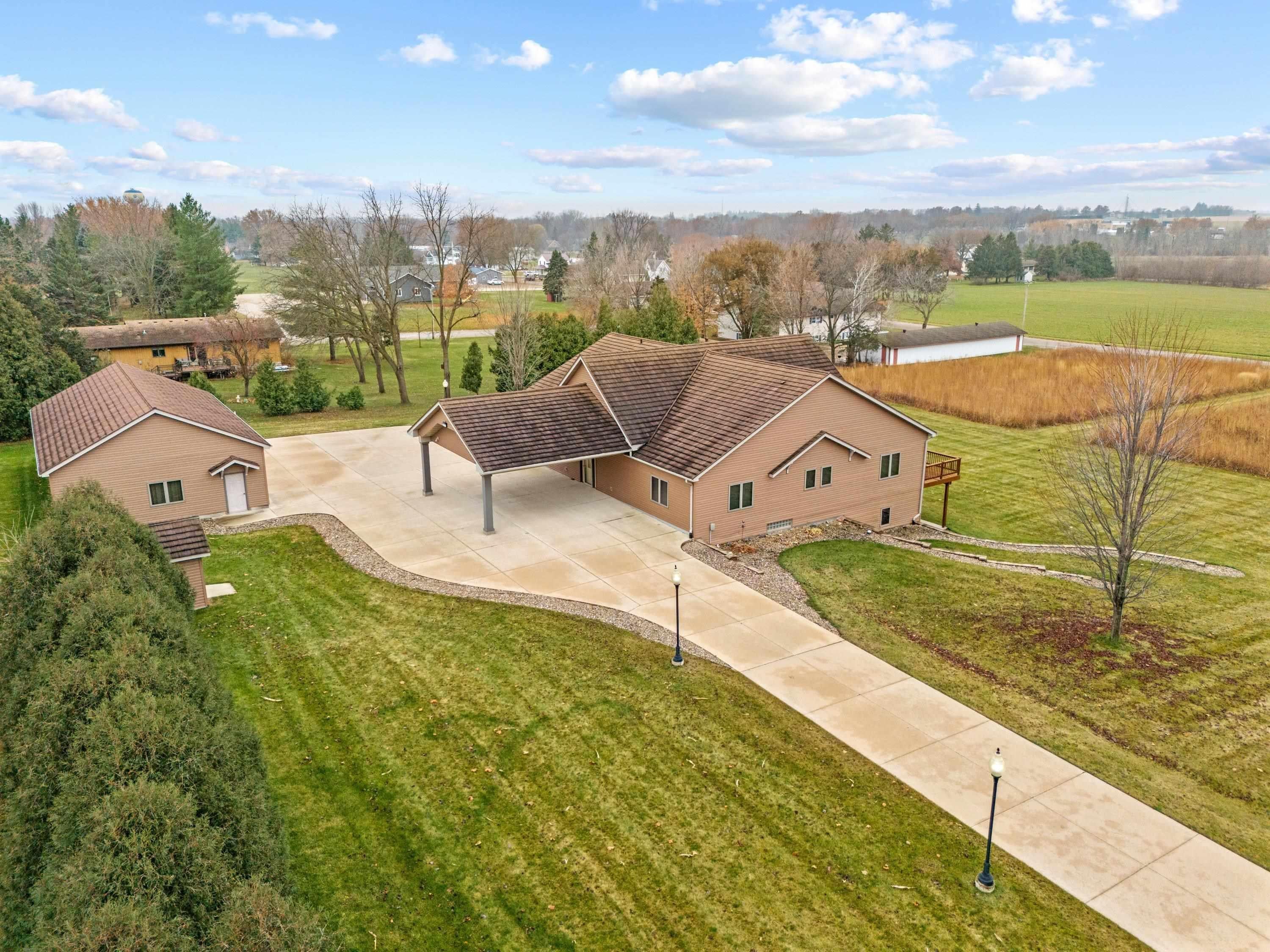 101 E 13th Street, Sumner, IA 50674 — photo 2