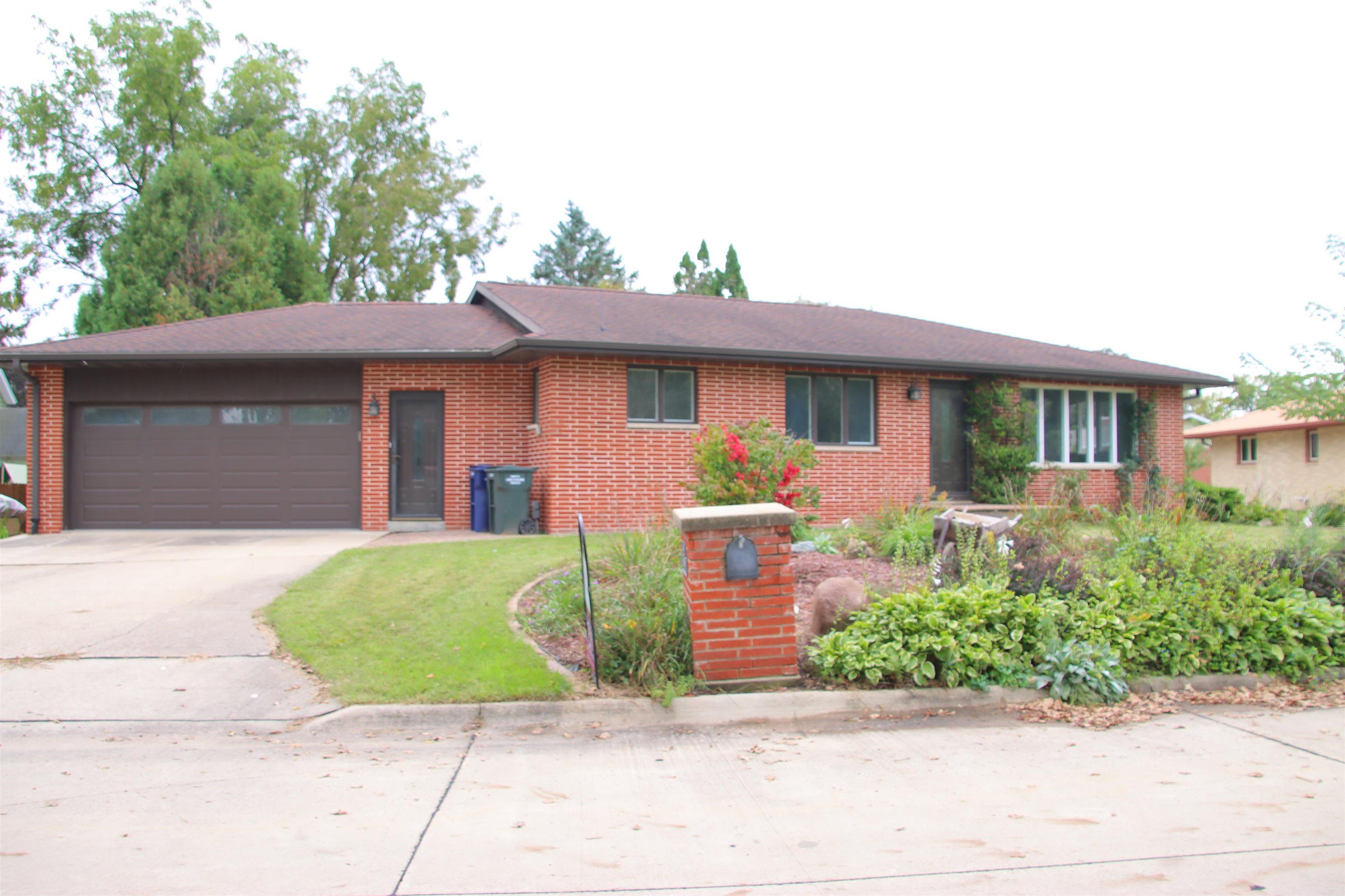 105 Bishop — photo