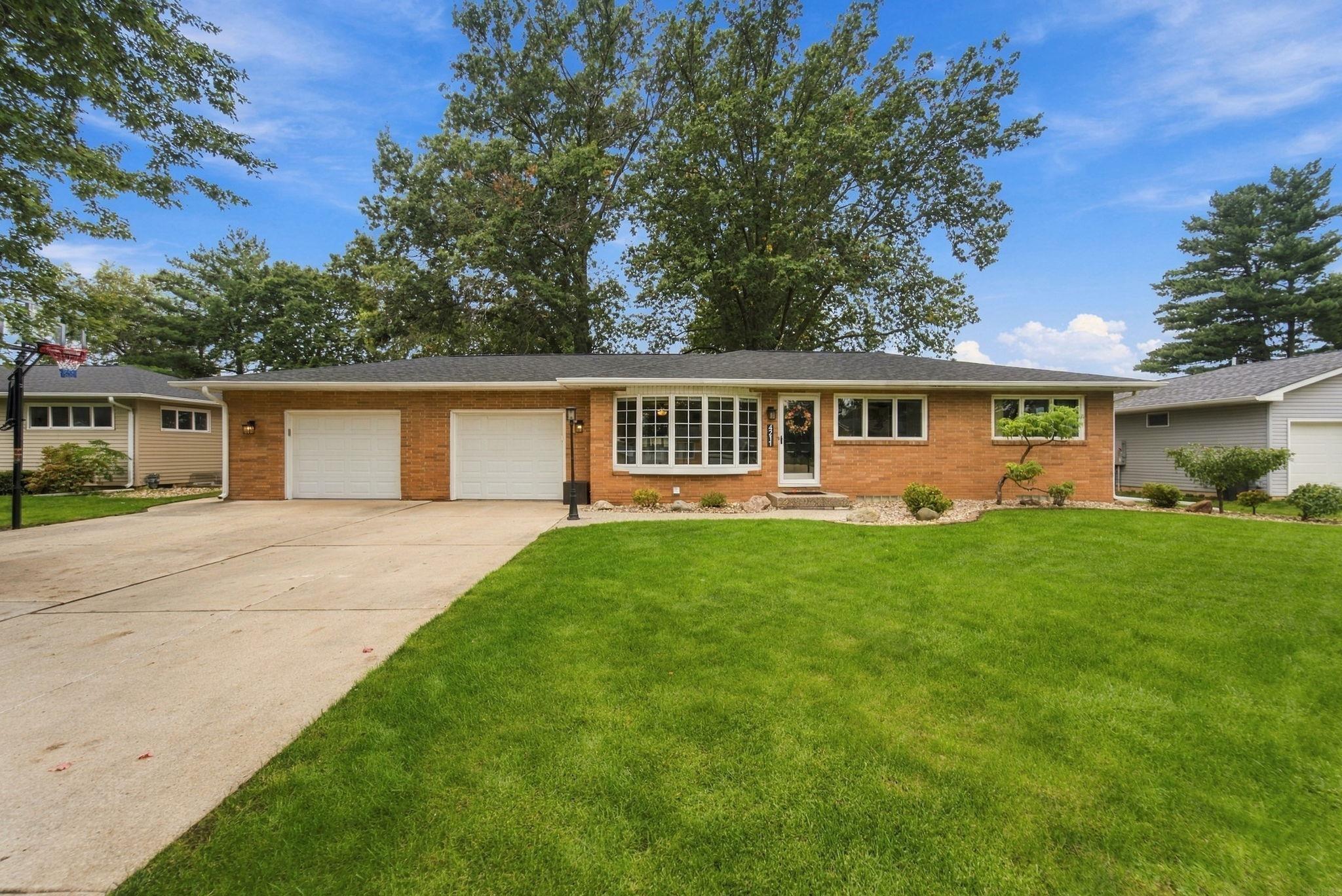 4211 Crestview Drive — photo