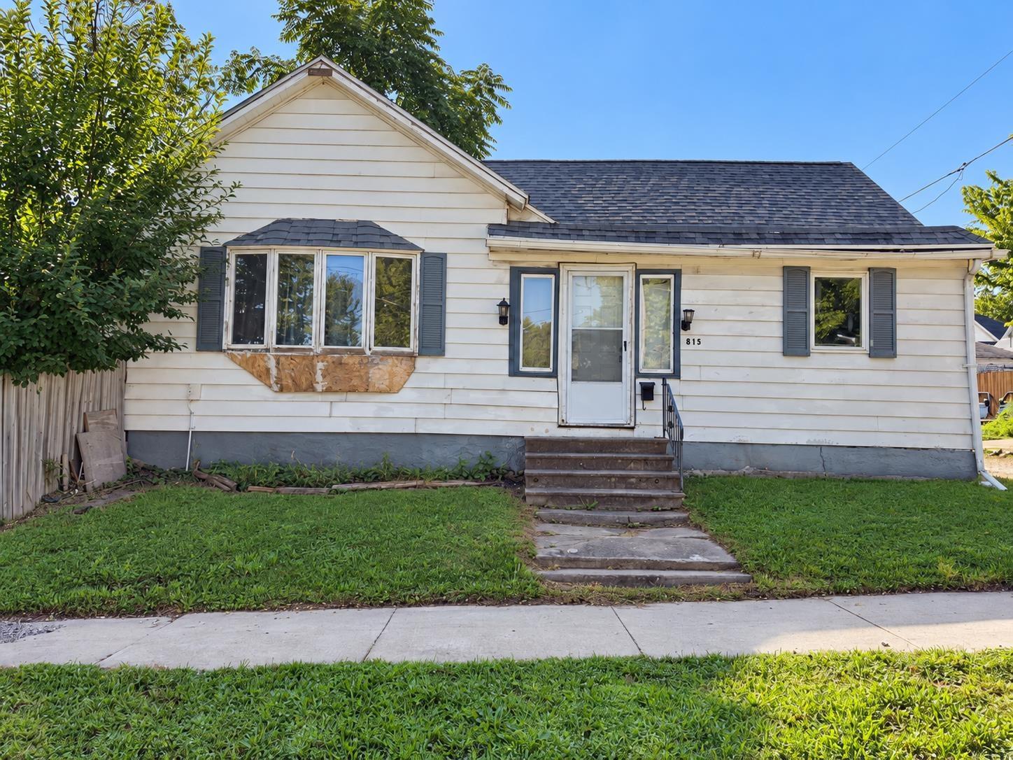 815 W 9th Street — photo
