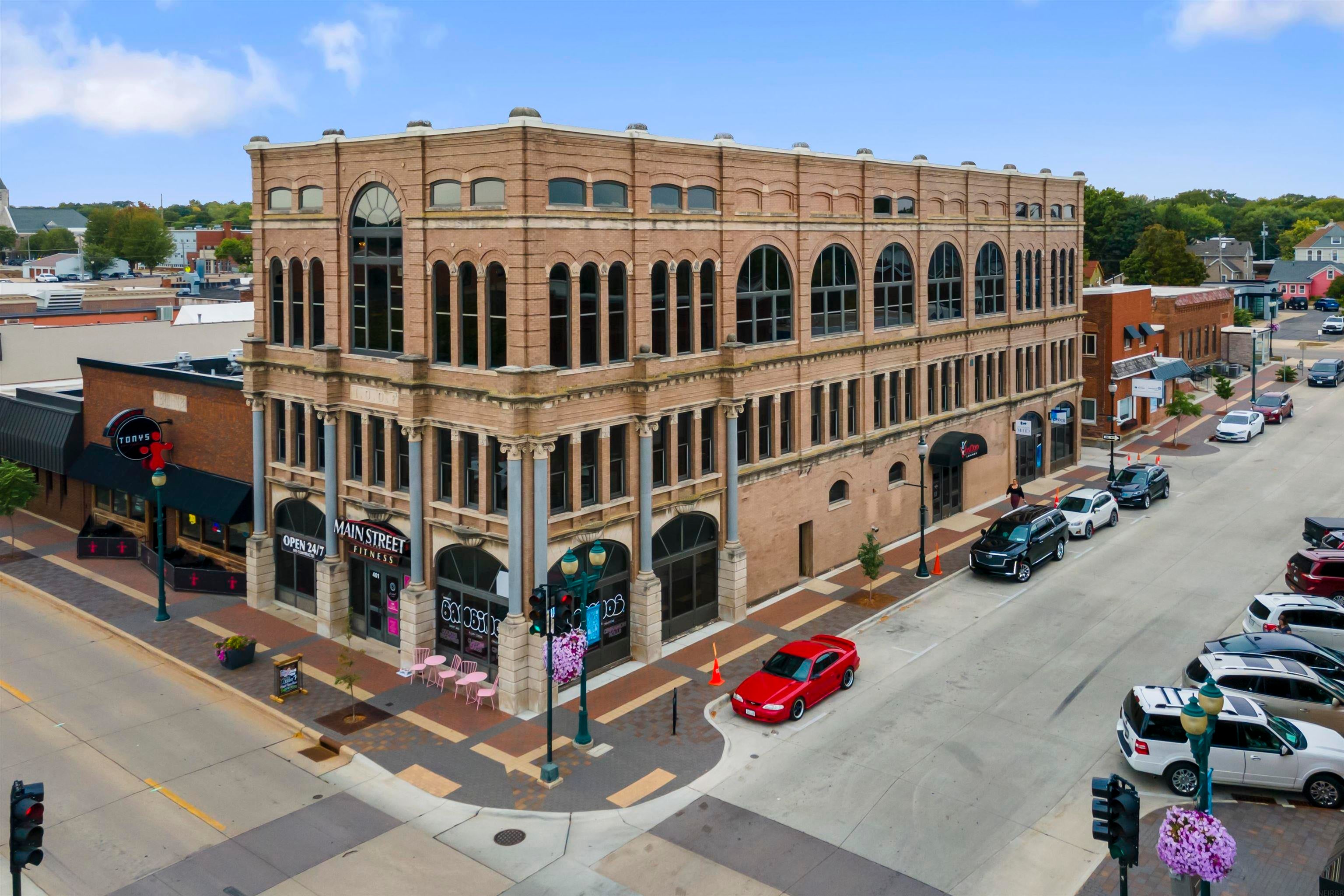 401 Main Street 213 — photo