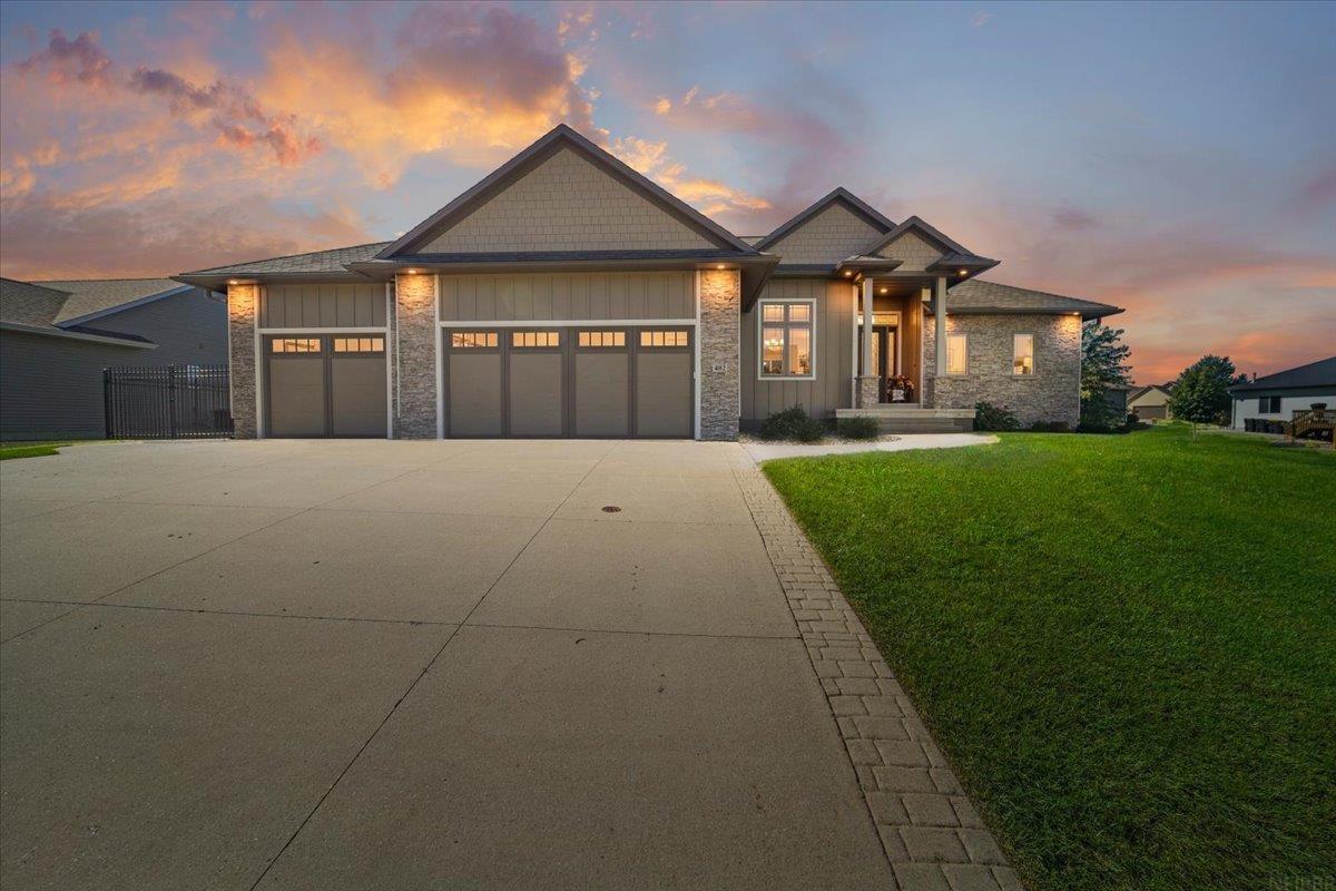 402 Eagle Court — photo