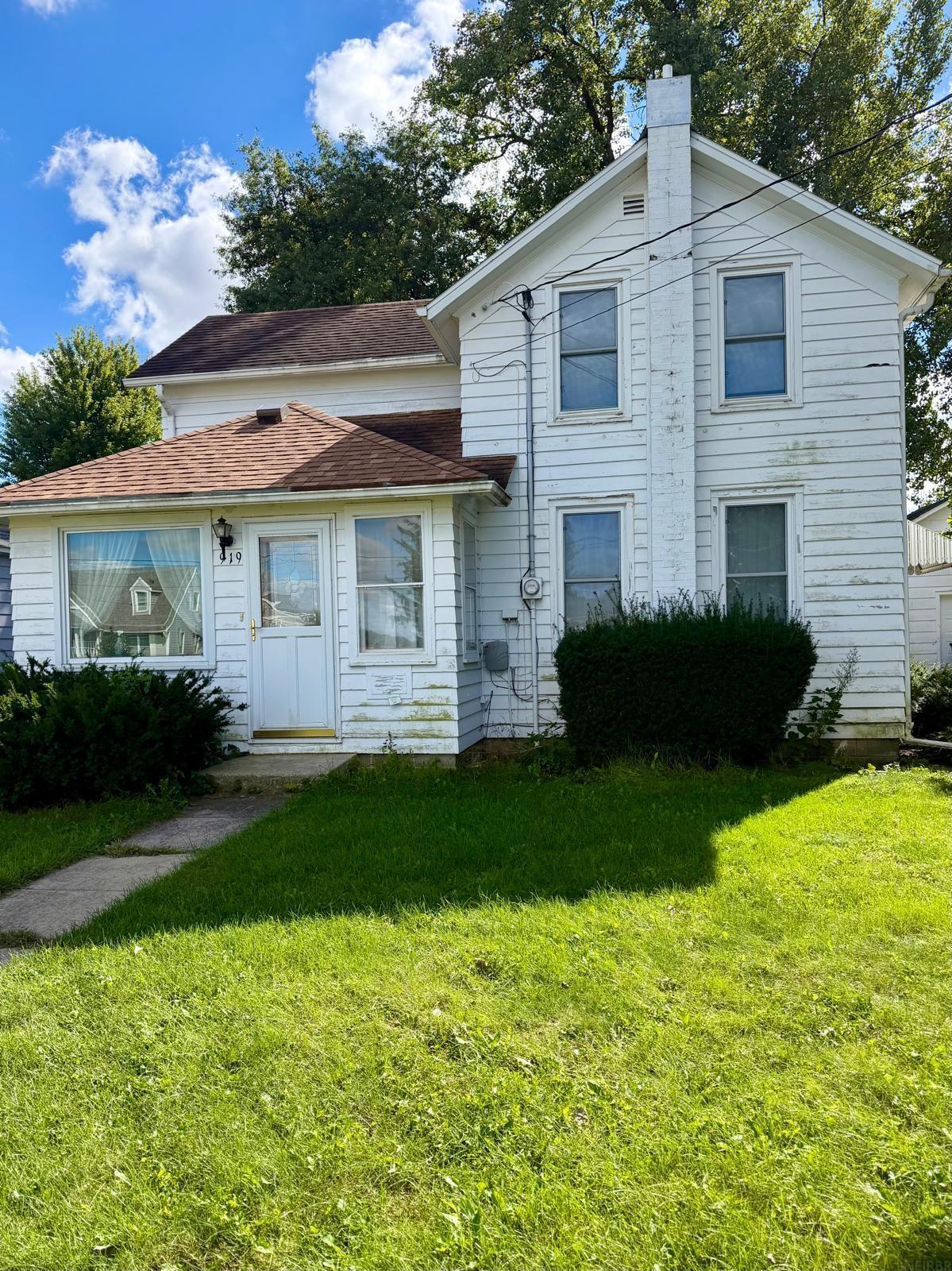 919 E Main Street — photo
