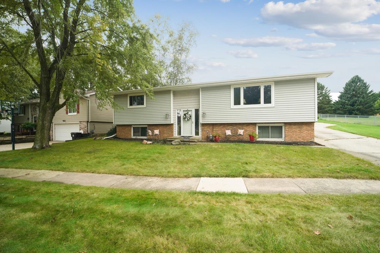 909 Barnett Drive — photo