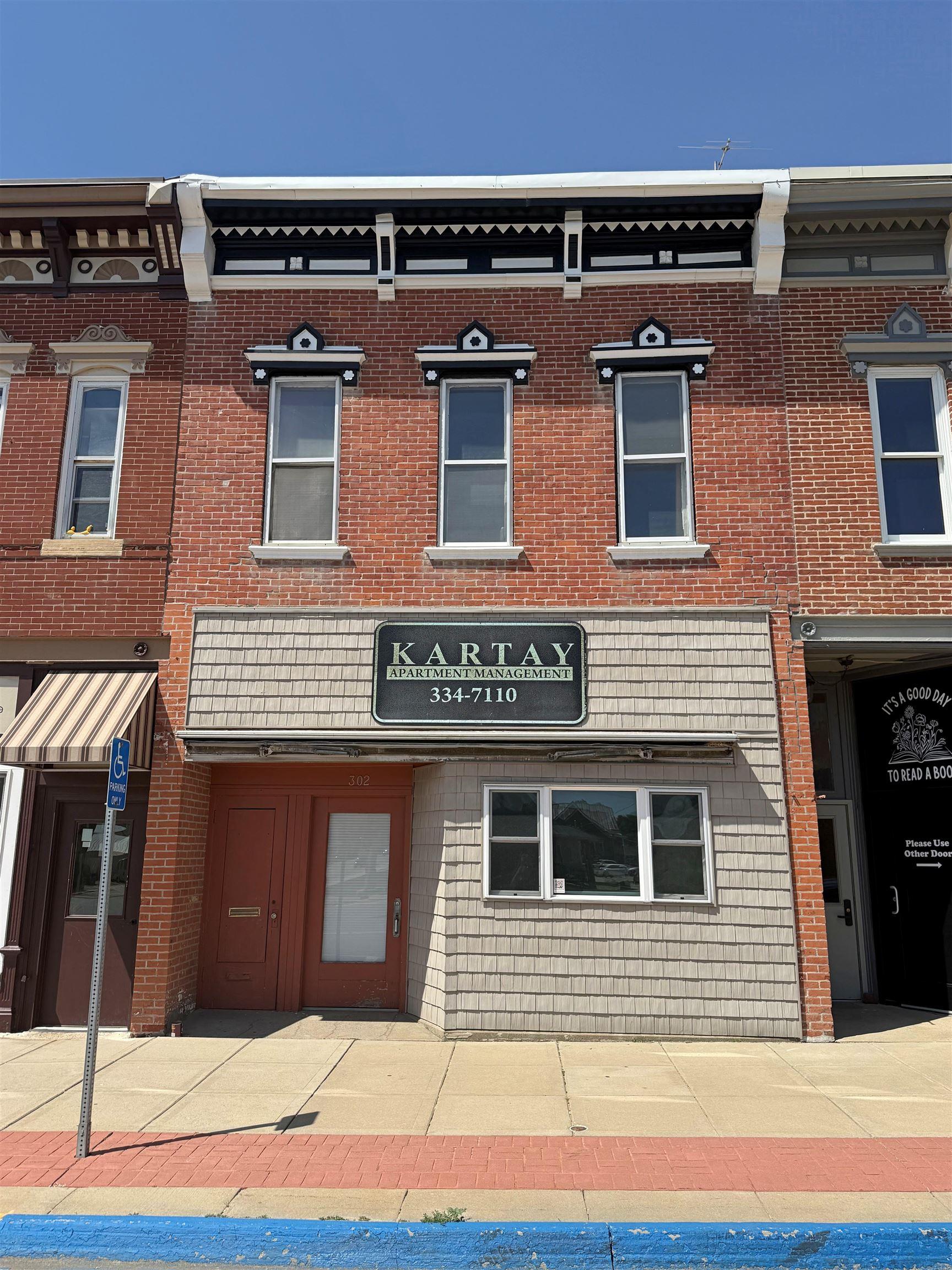 302 E 1st Street — photo