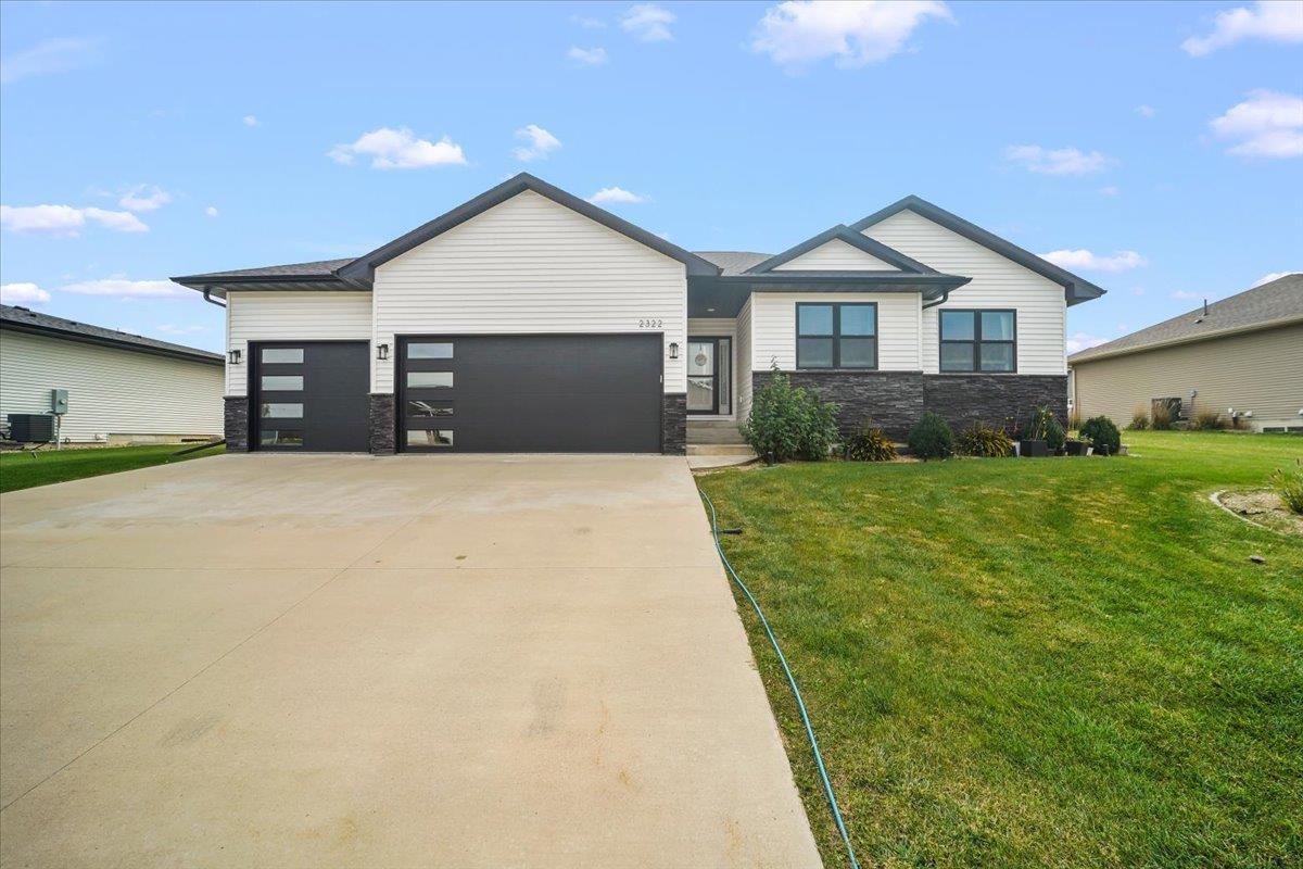 2322 Leigh Lane — photo