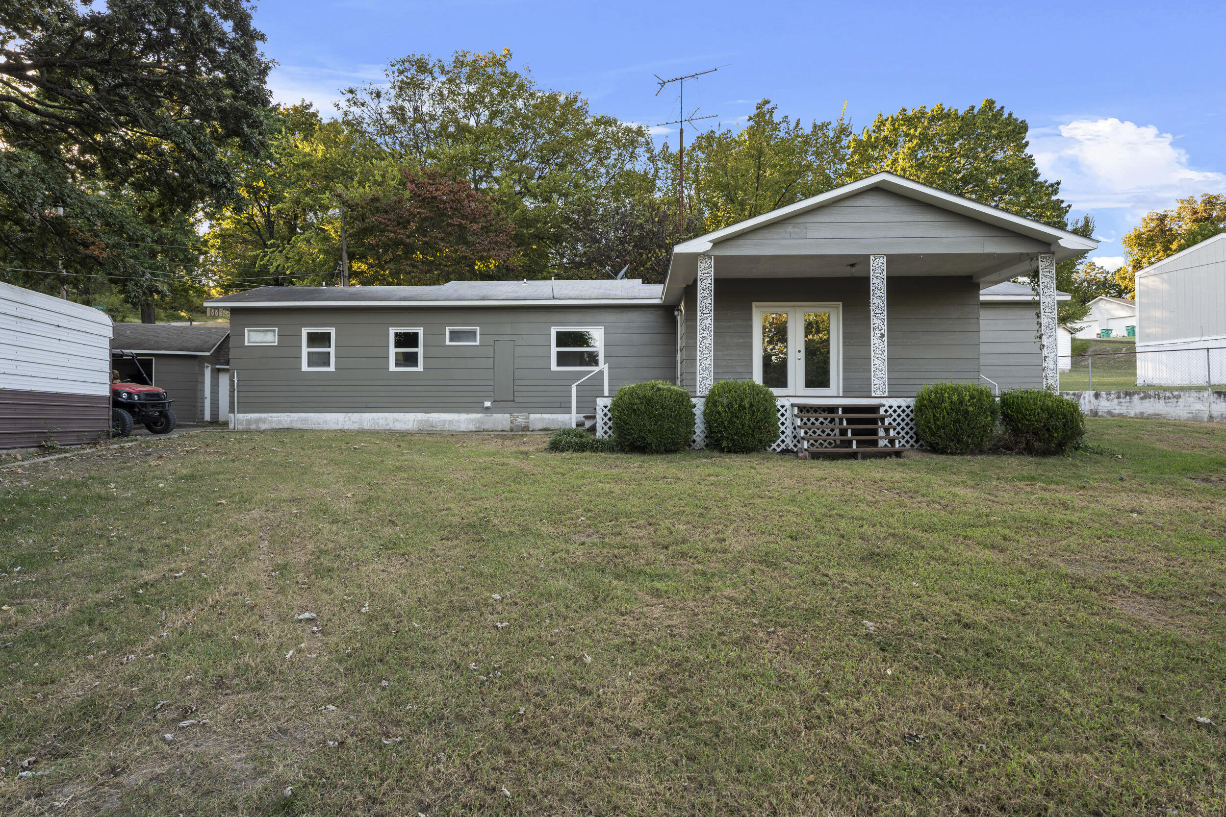 705 Chickasaw Street — photo