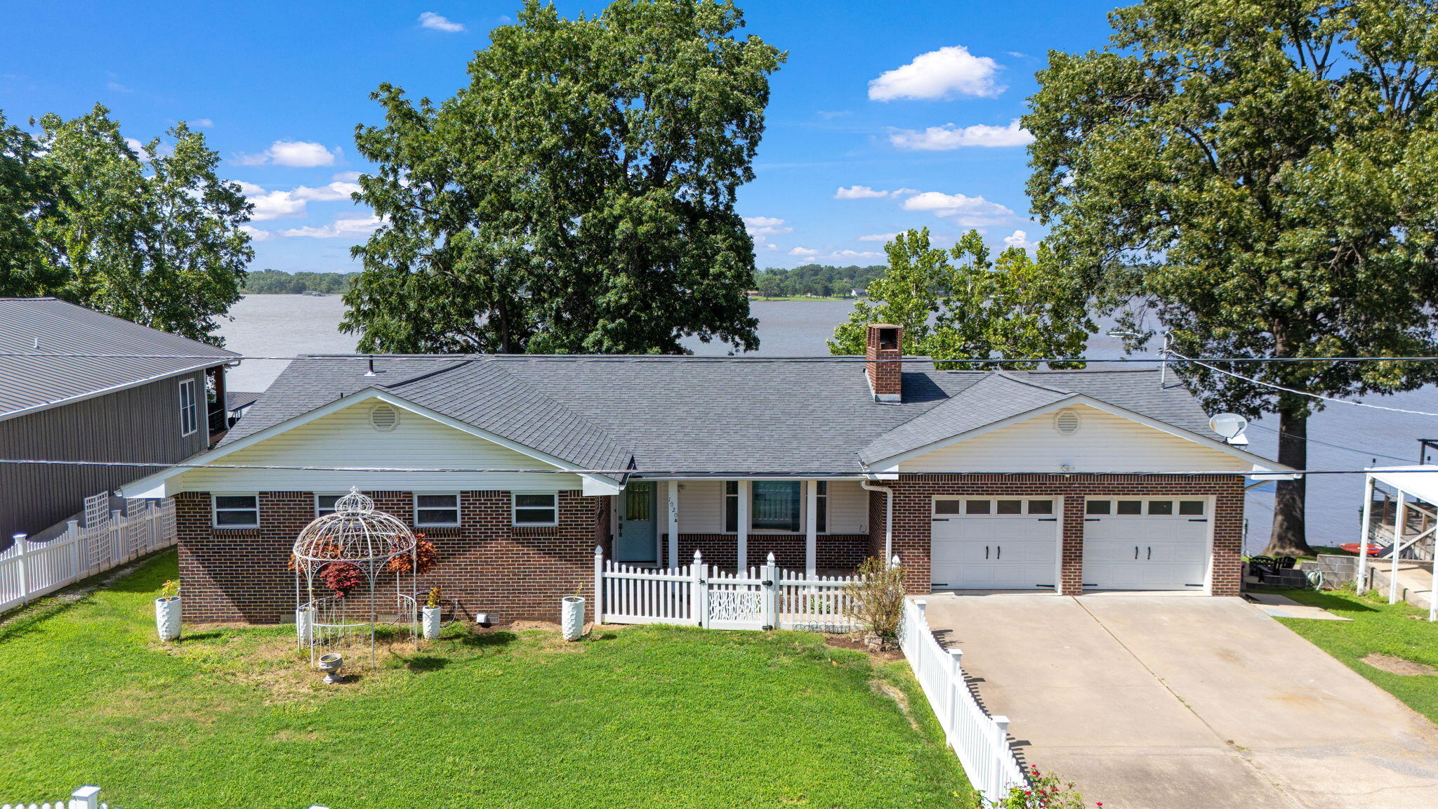 1020 Red Bud Drive — photo