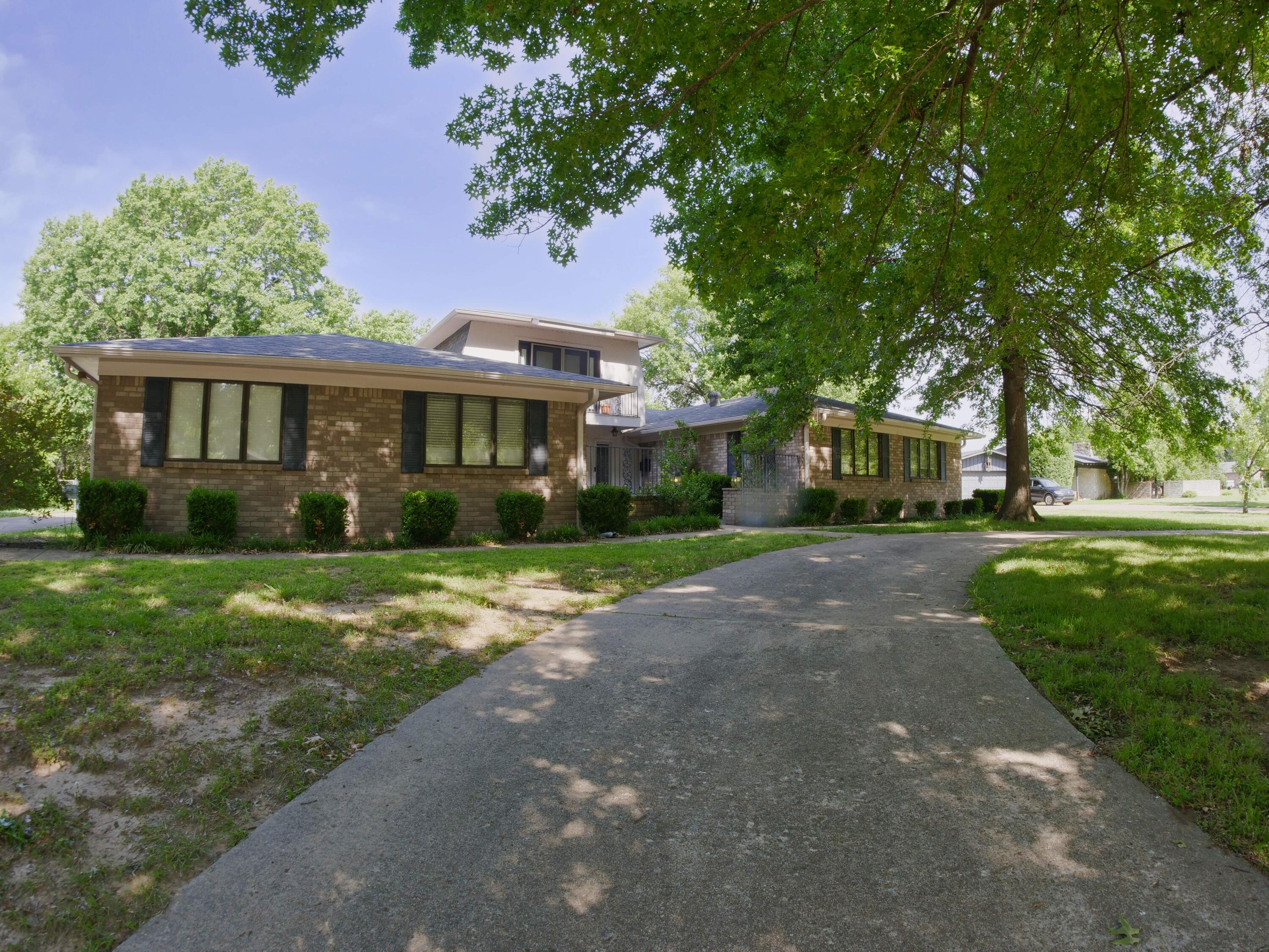925 Quail Creek Drive — photo