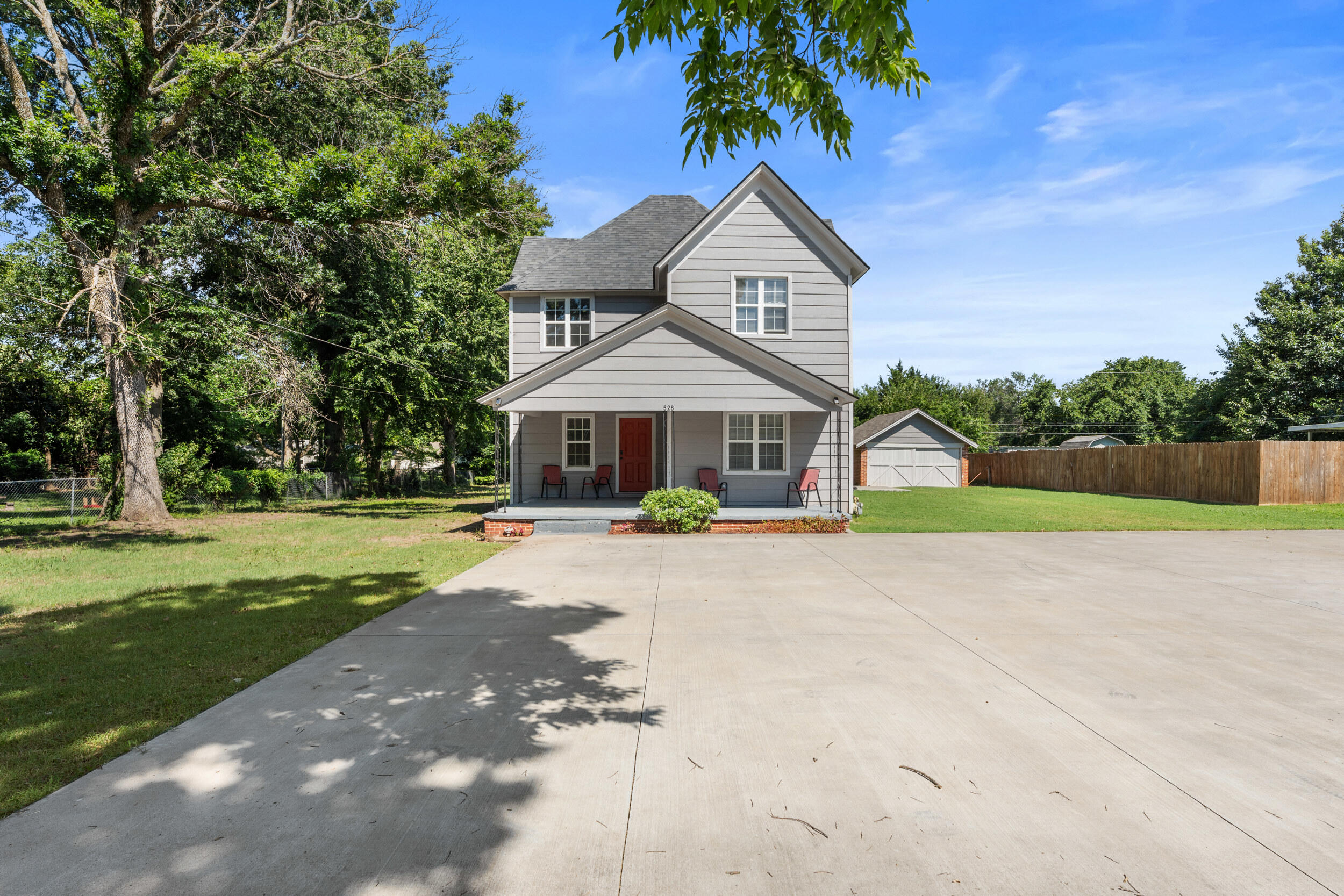 528 N Foreman Street — photo