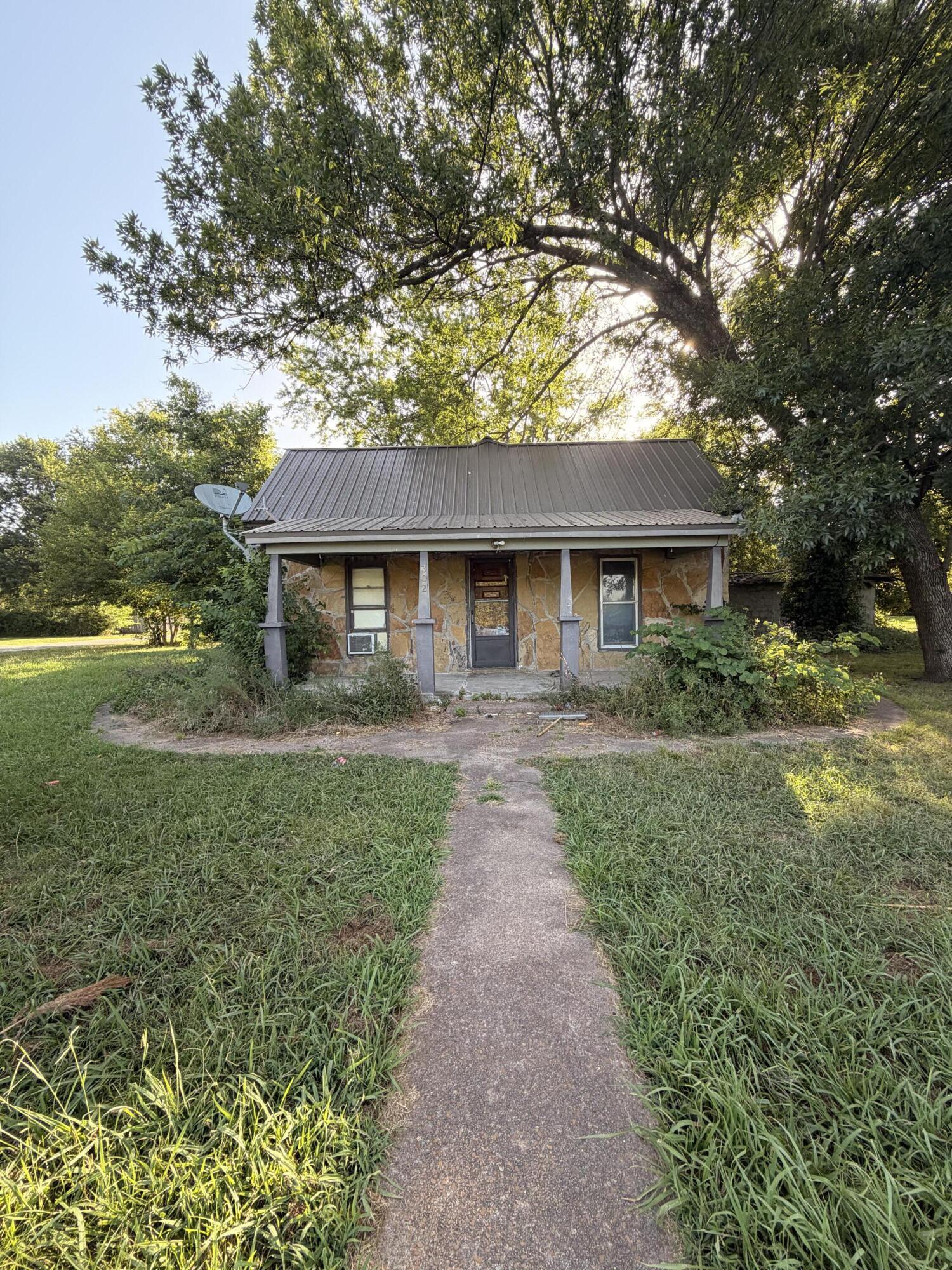 302 S Perry Street — photo