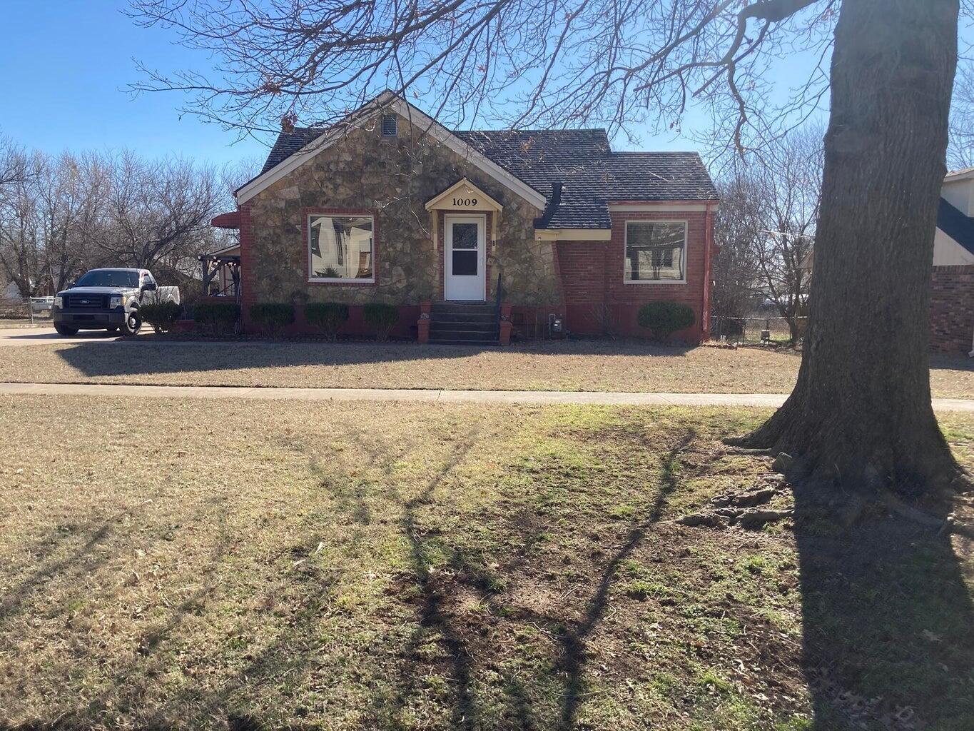 1009 W Delaware Avenue — photo