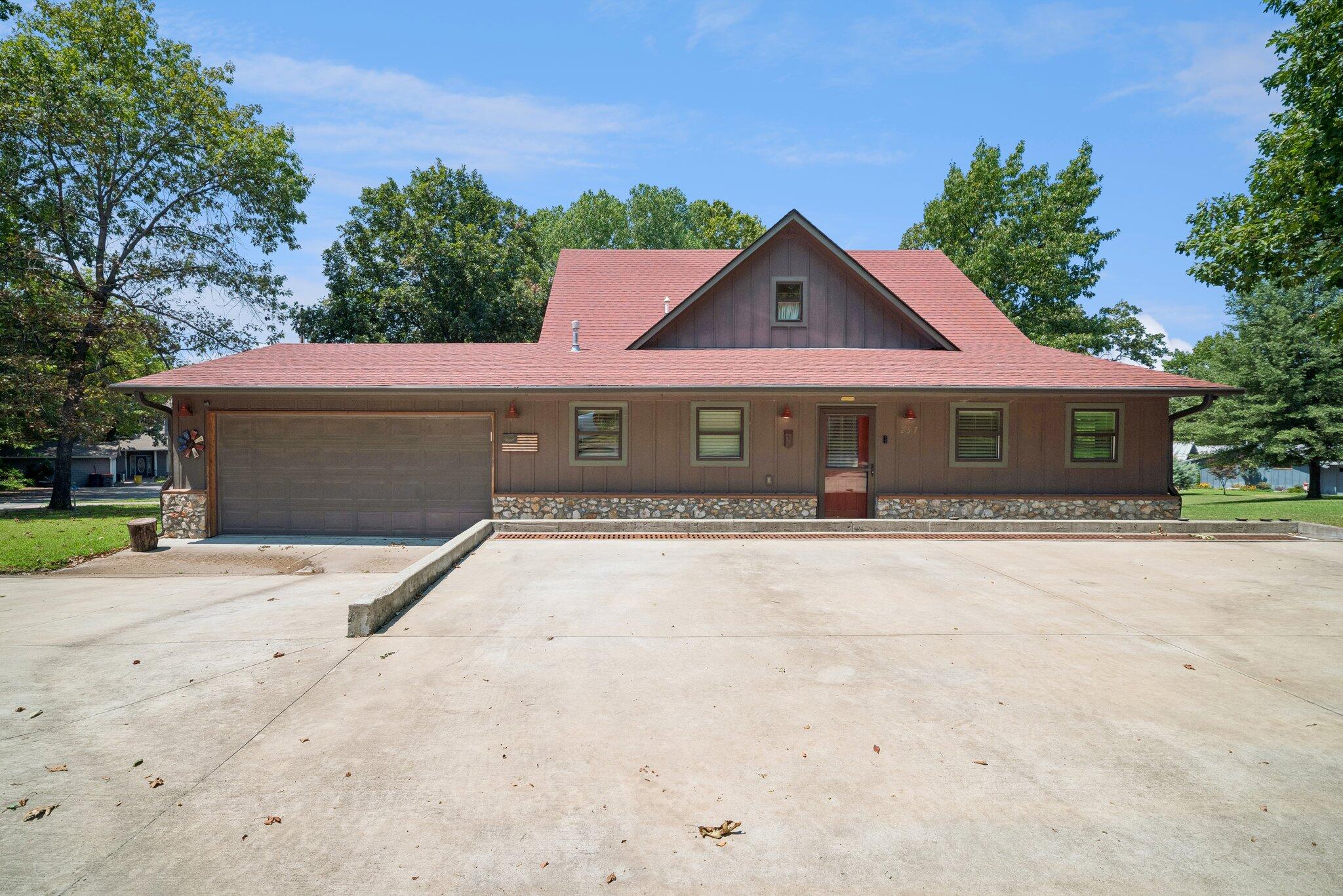 257 E Limestone Road — photo