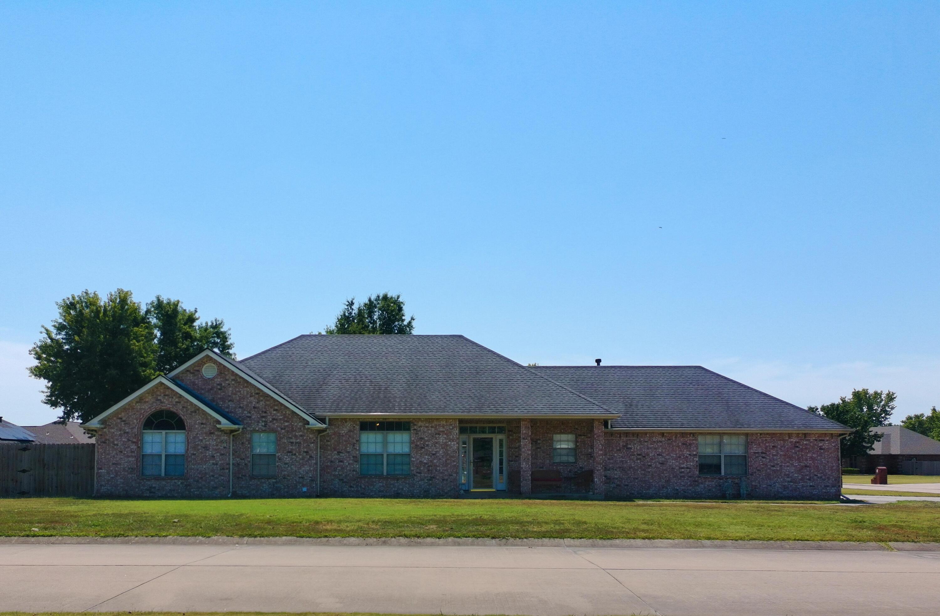 2426 Cedar Court — photo