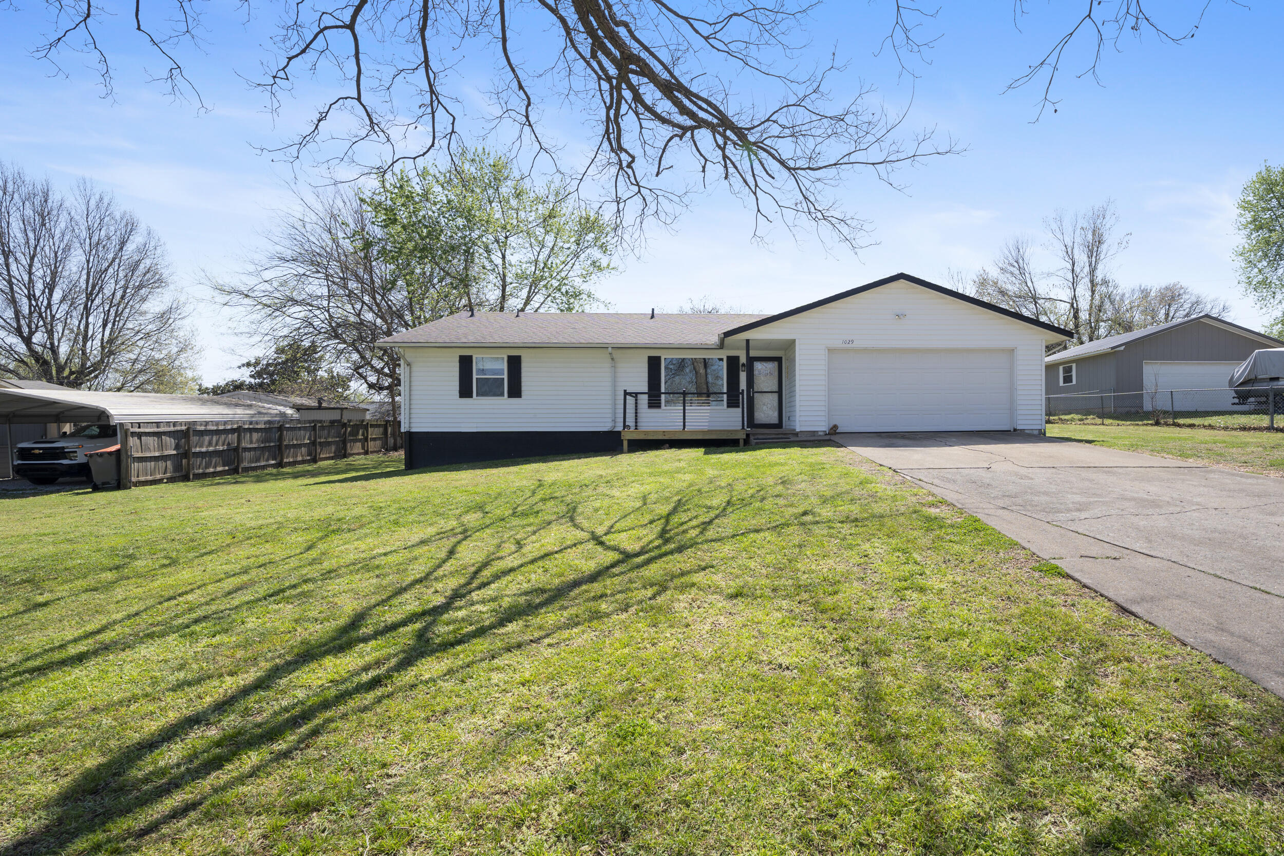 1029 Red Bud Drive — photo