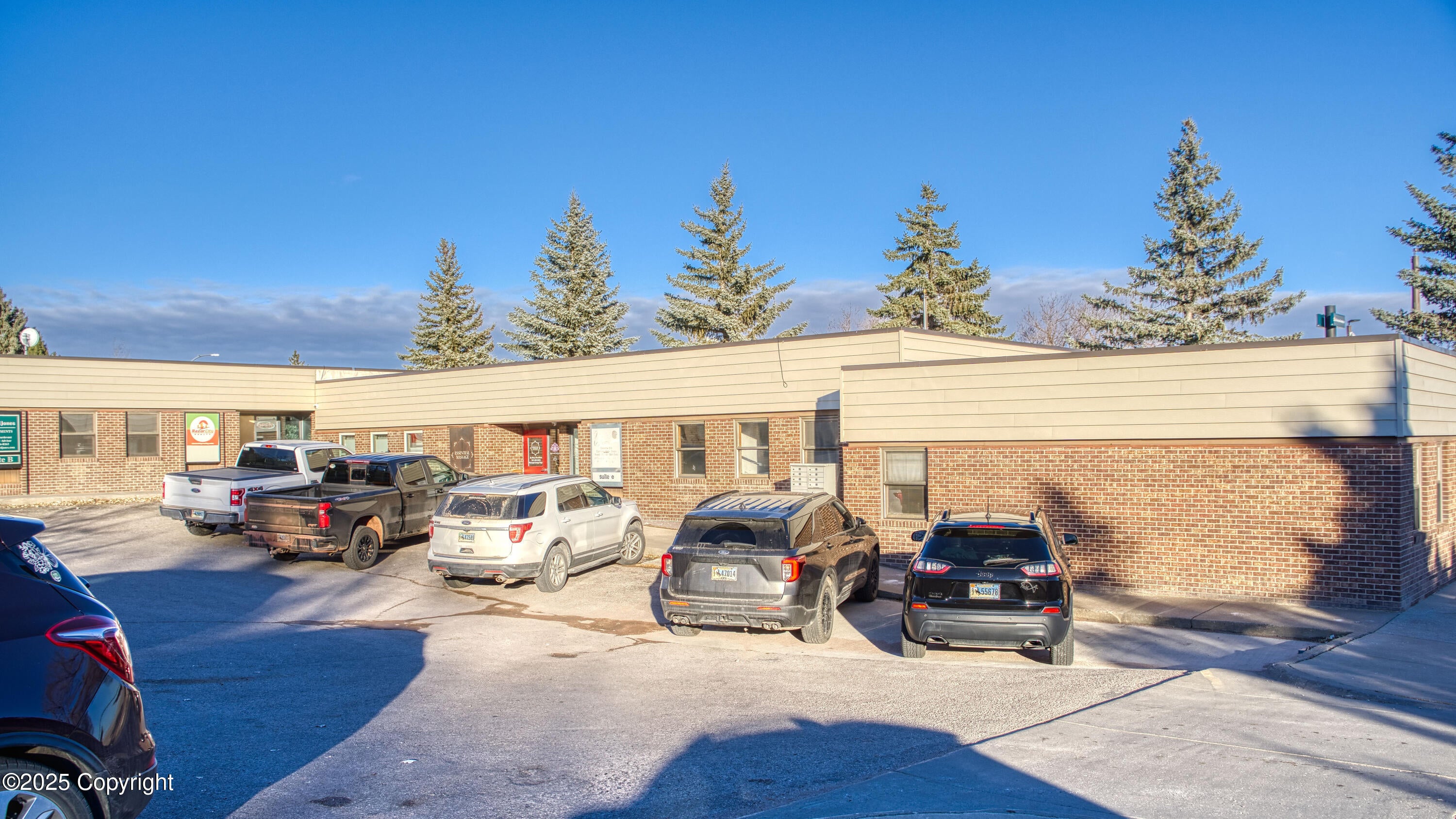 439 Prairieview Dr. Suite E - — photo