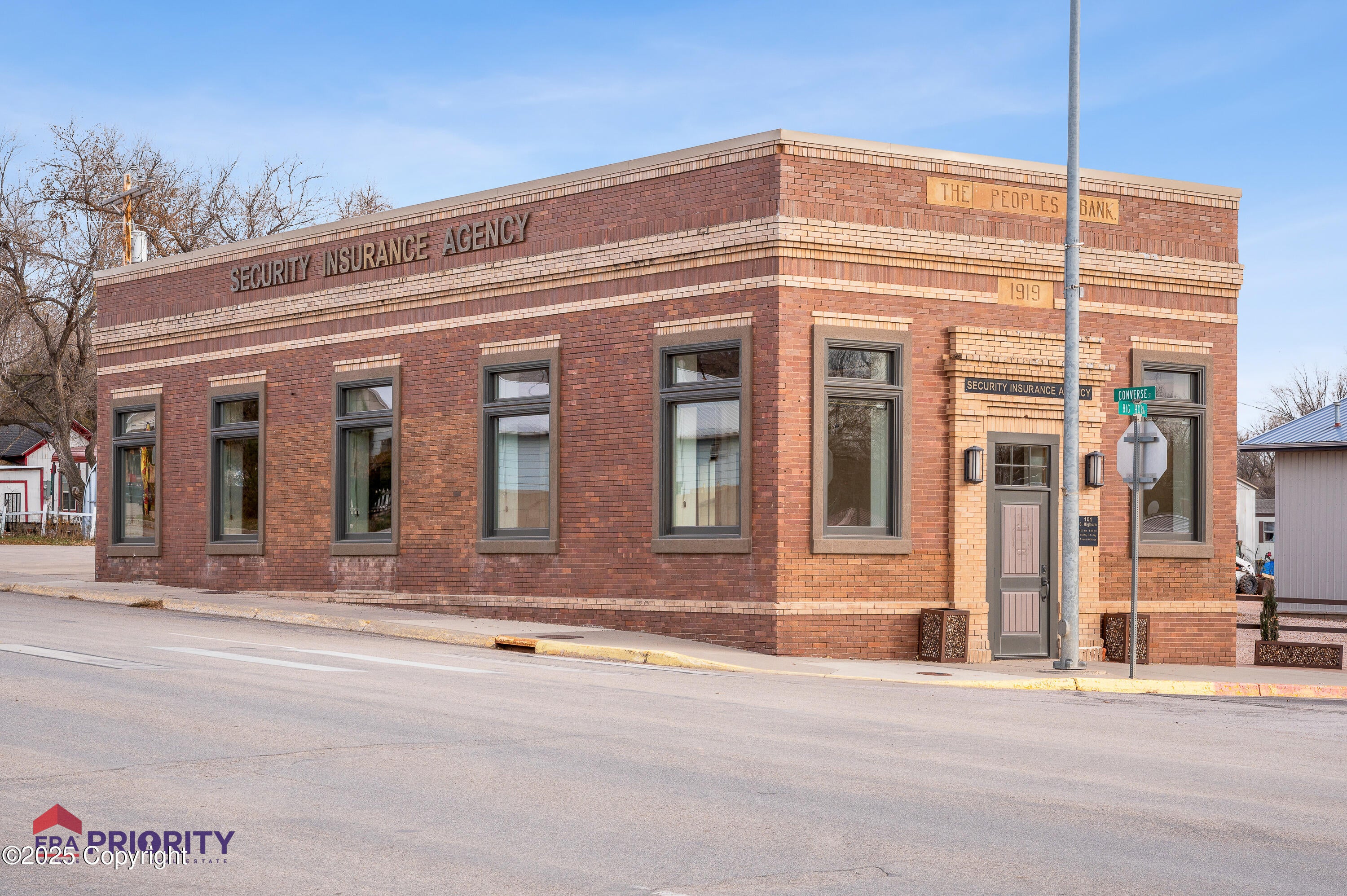 101 S Big Horn Ave - — photo