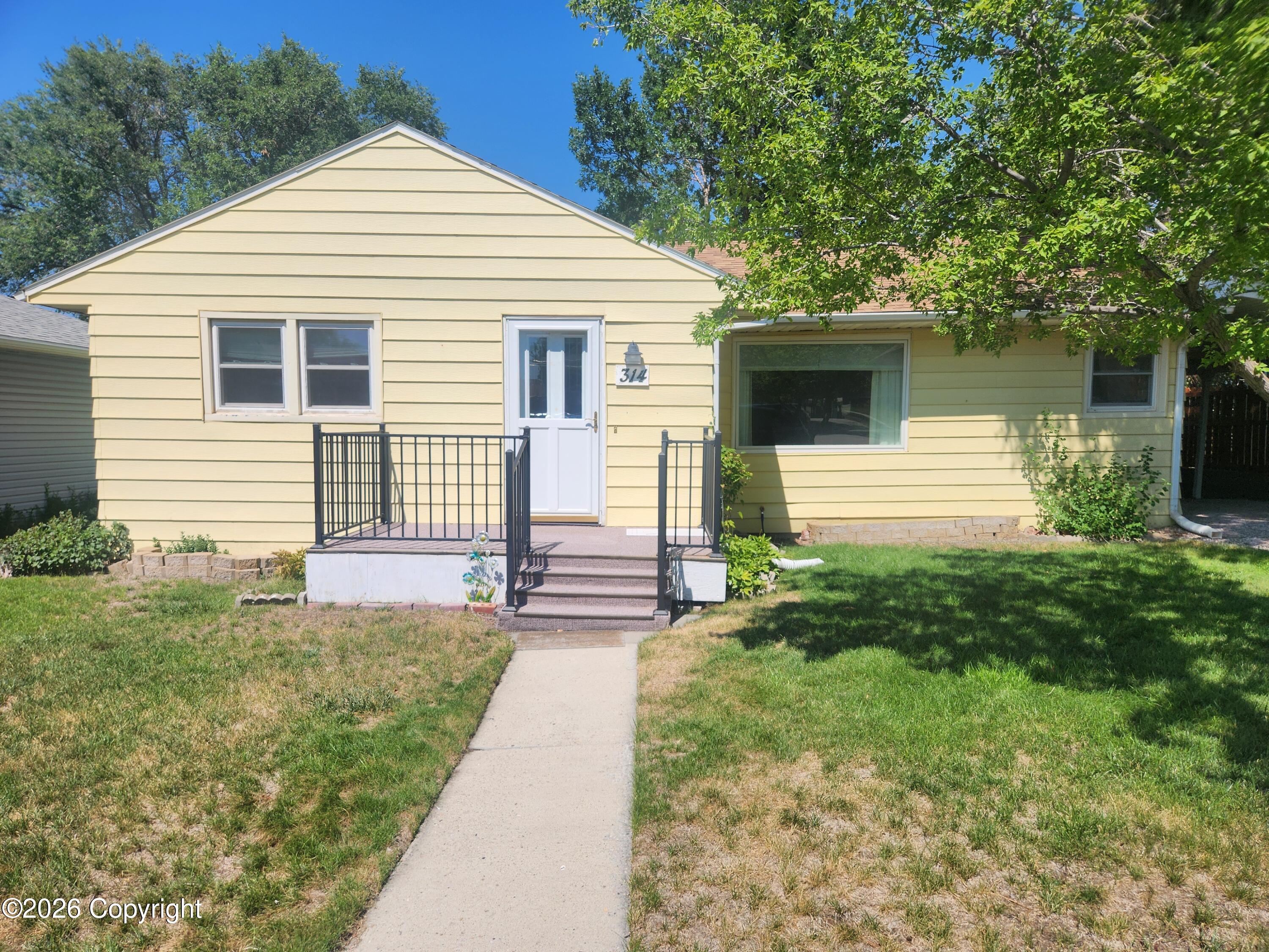 314 Stockade - — photo