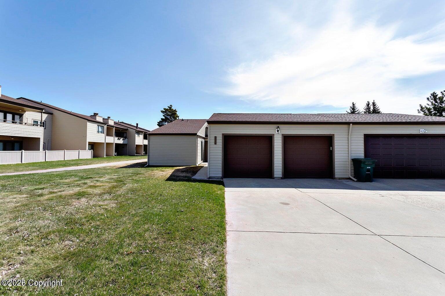 909 Indian Hills - — photo