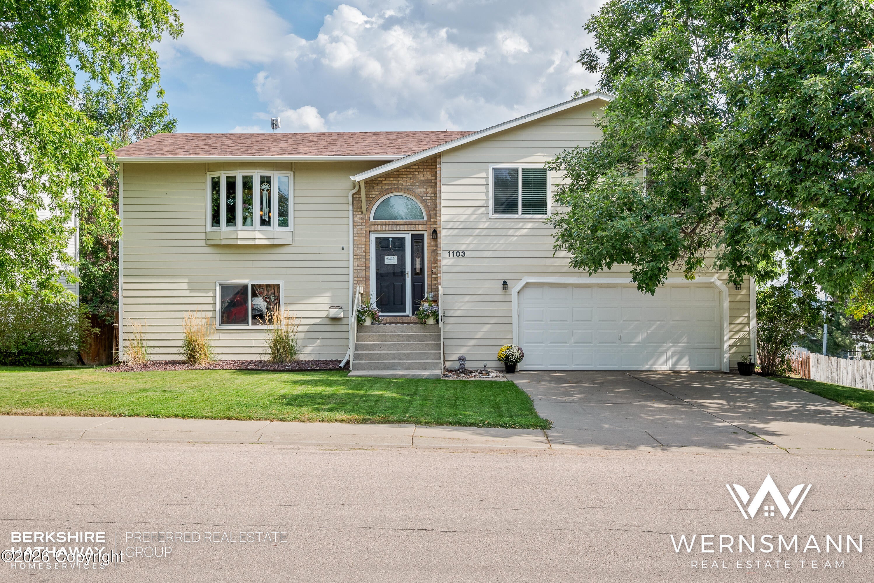 1103 W Granite St - — photo