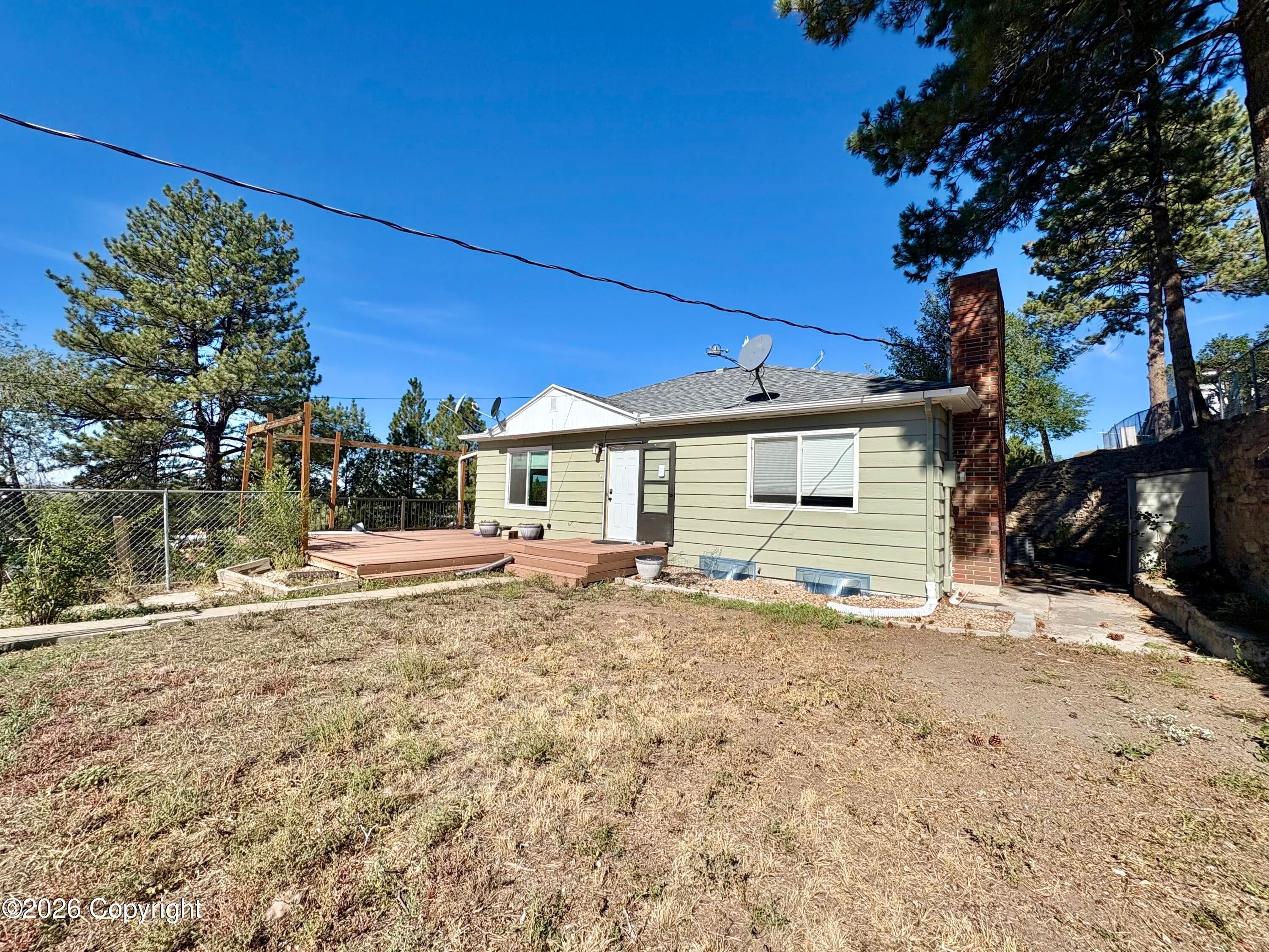 17 E Main St E, Newcastle, WY 82701 — photo 2