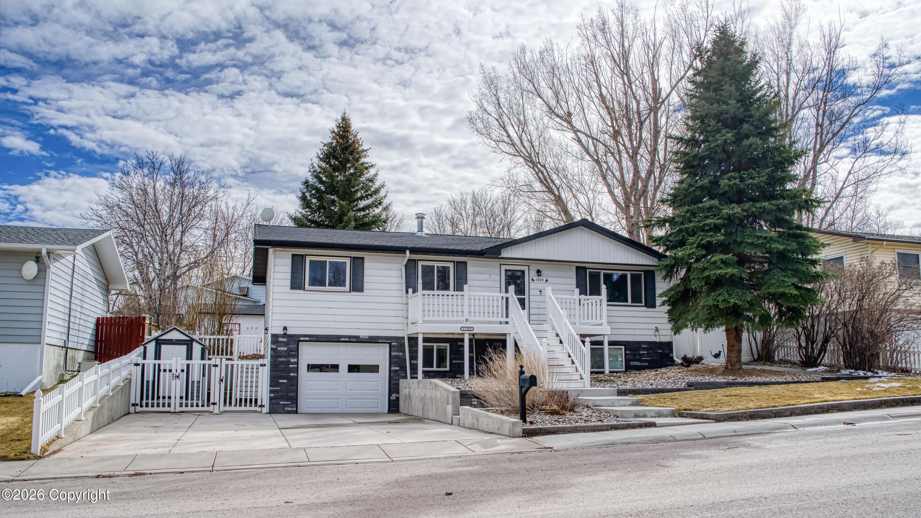 1705 Monte Vista Ln - — photo