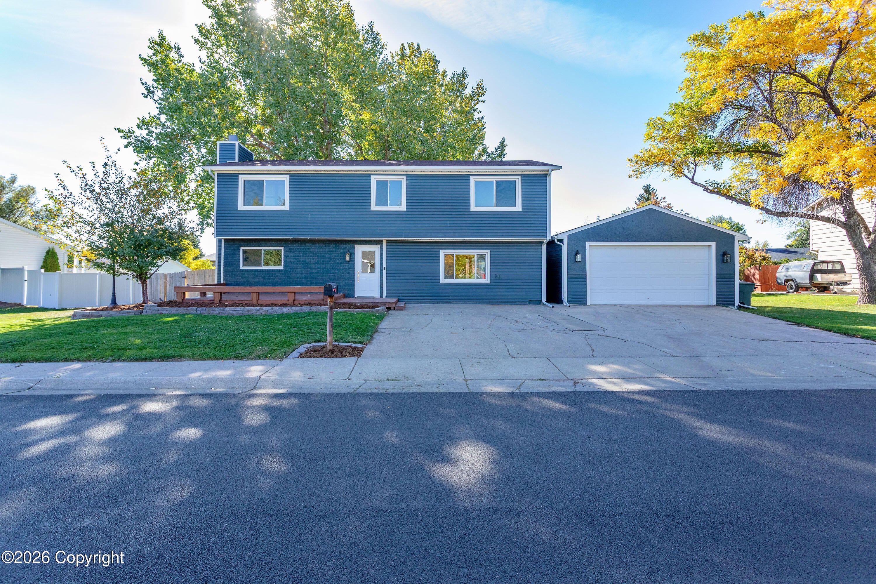 3113 Sutherland Dr - — photo