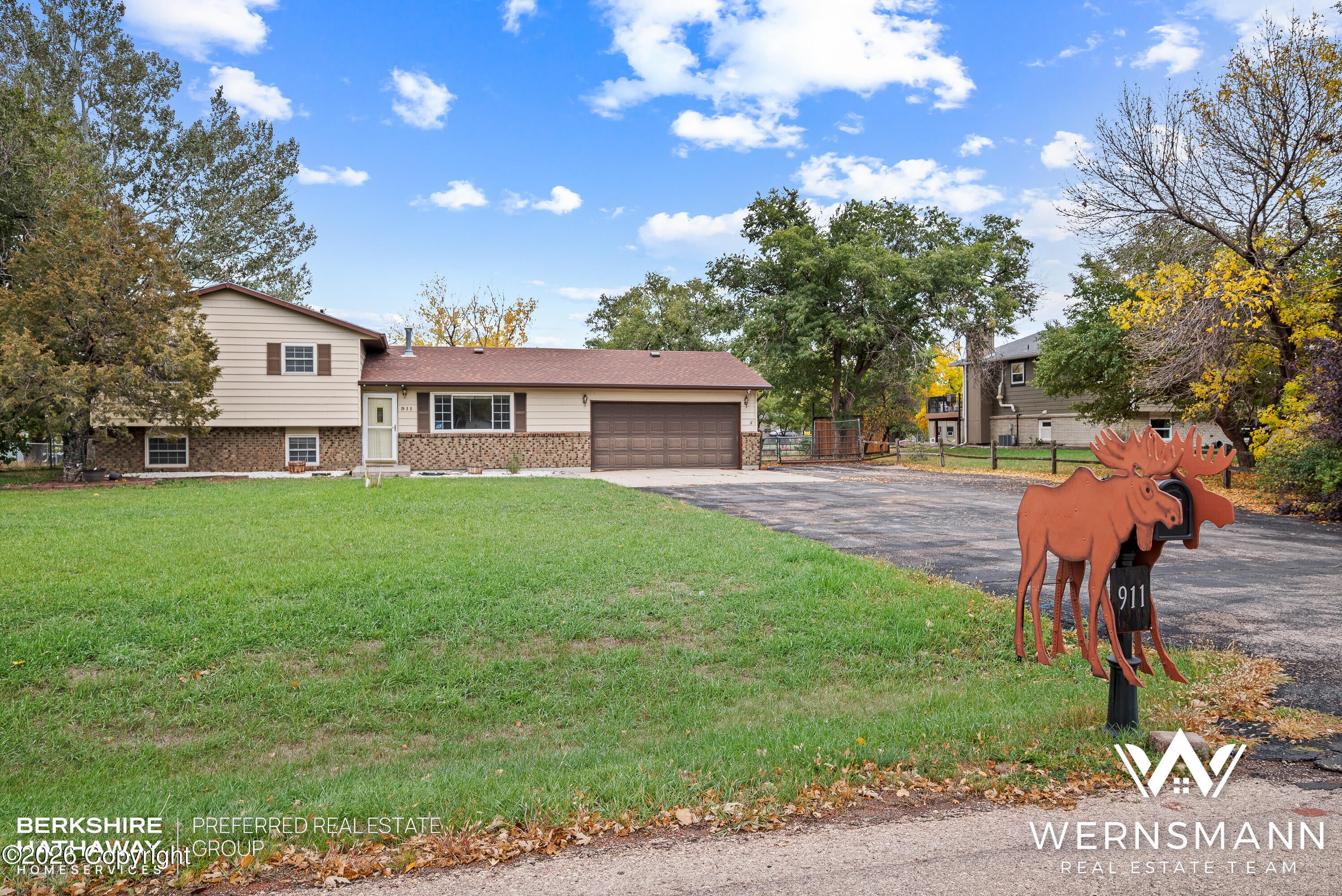911 Aspen Ln - — photo