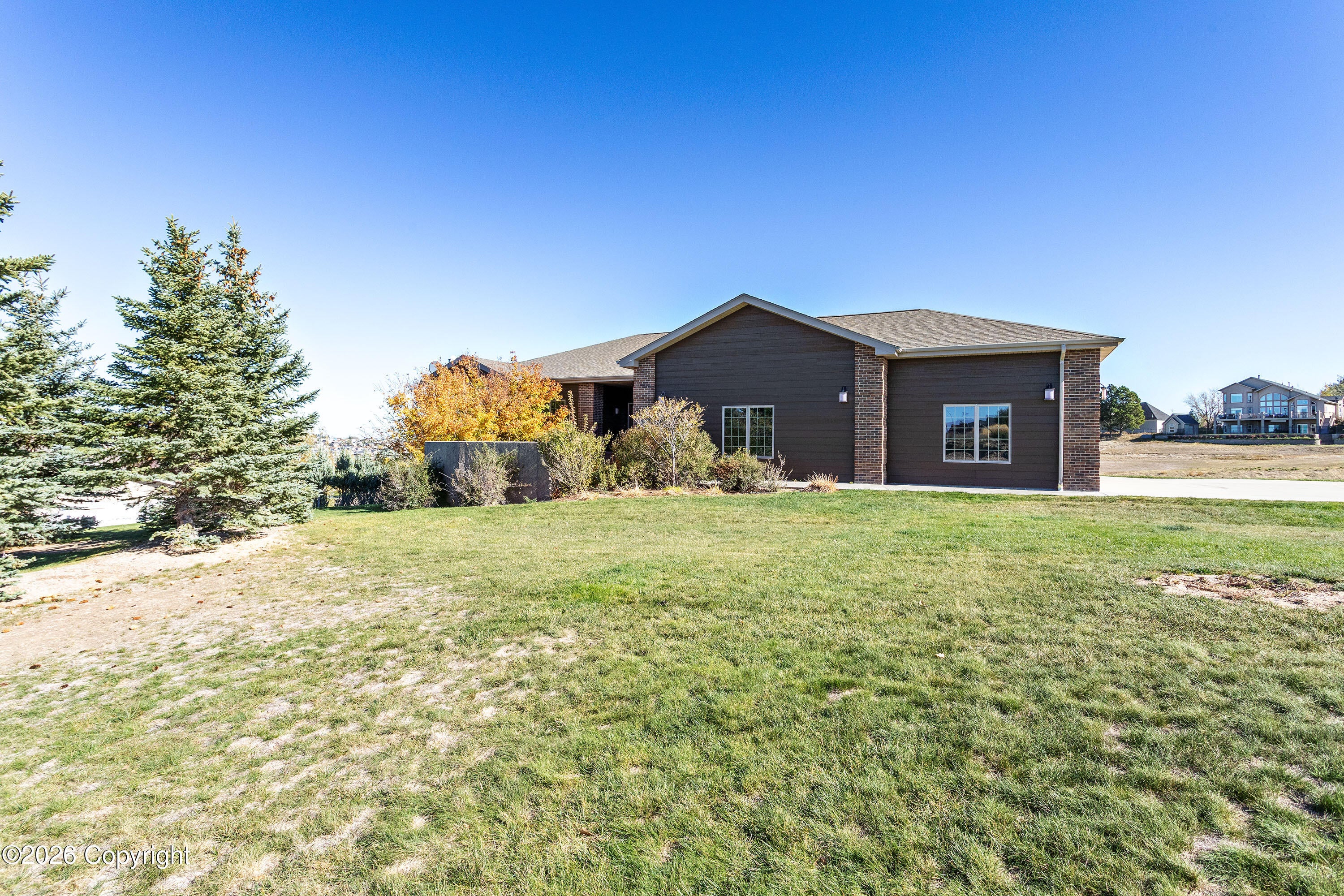 301 Fairway Dr - — photo
