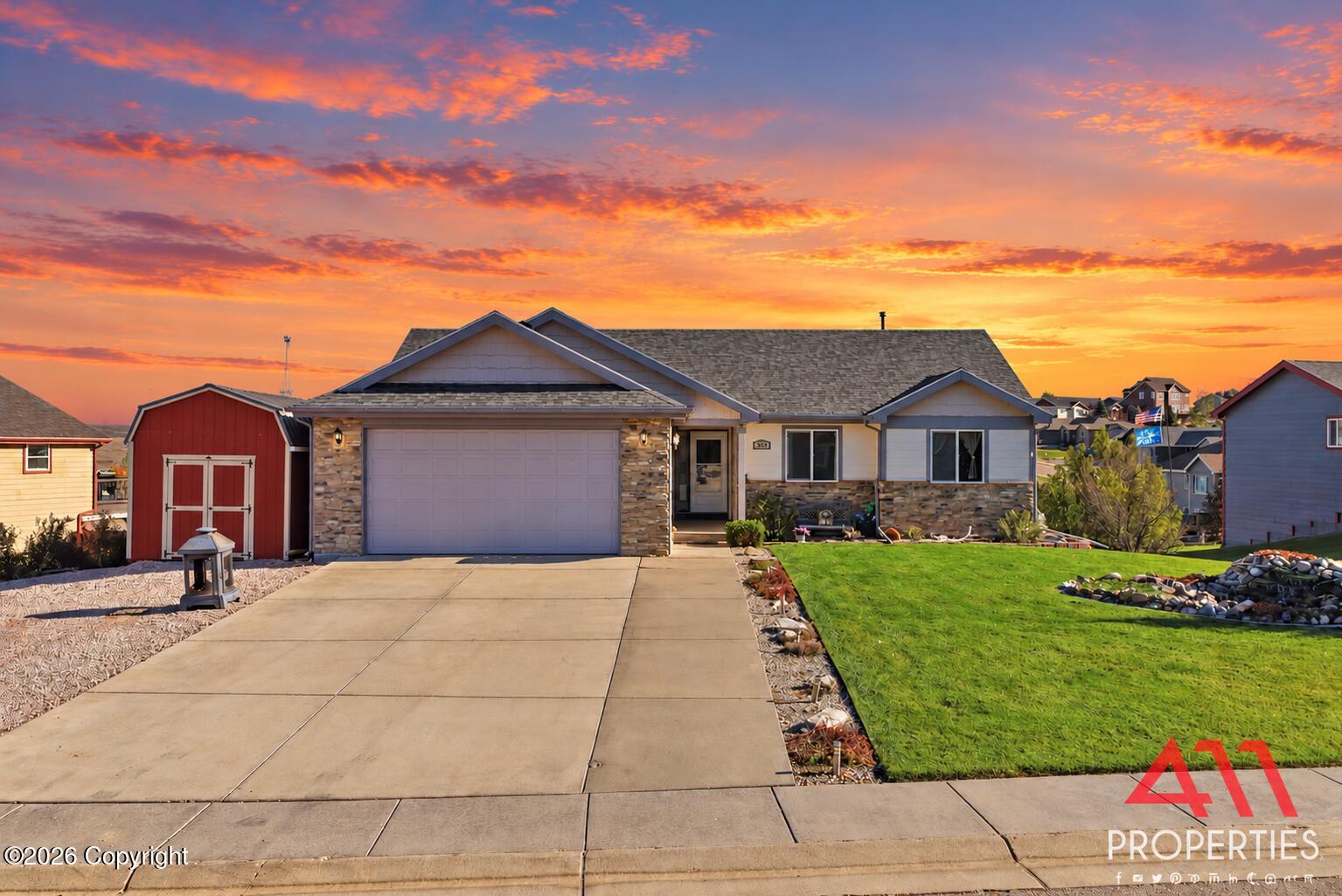 303 Huntington Dr - — photo