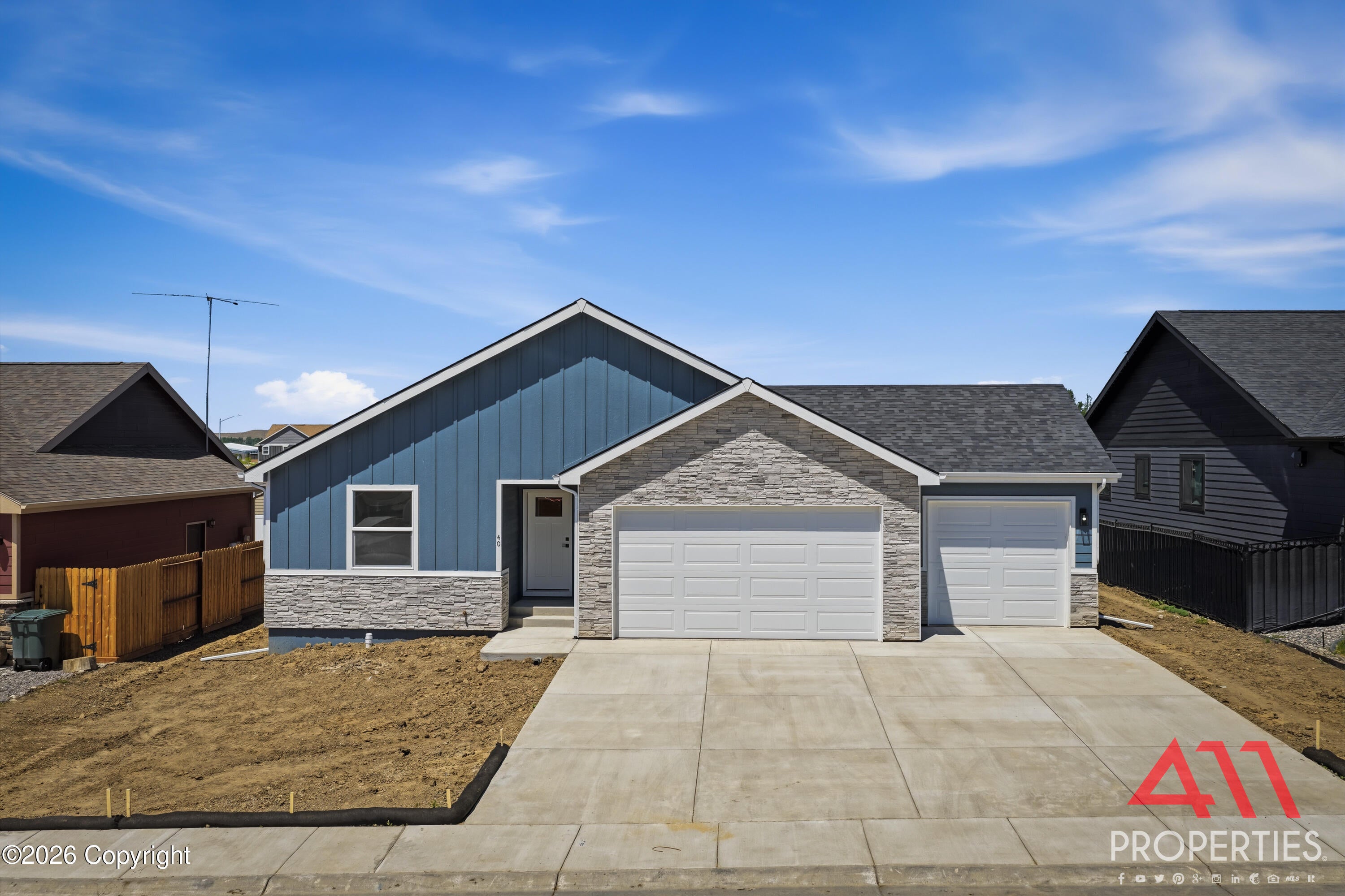 40 Kettleson Xing - — photo