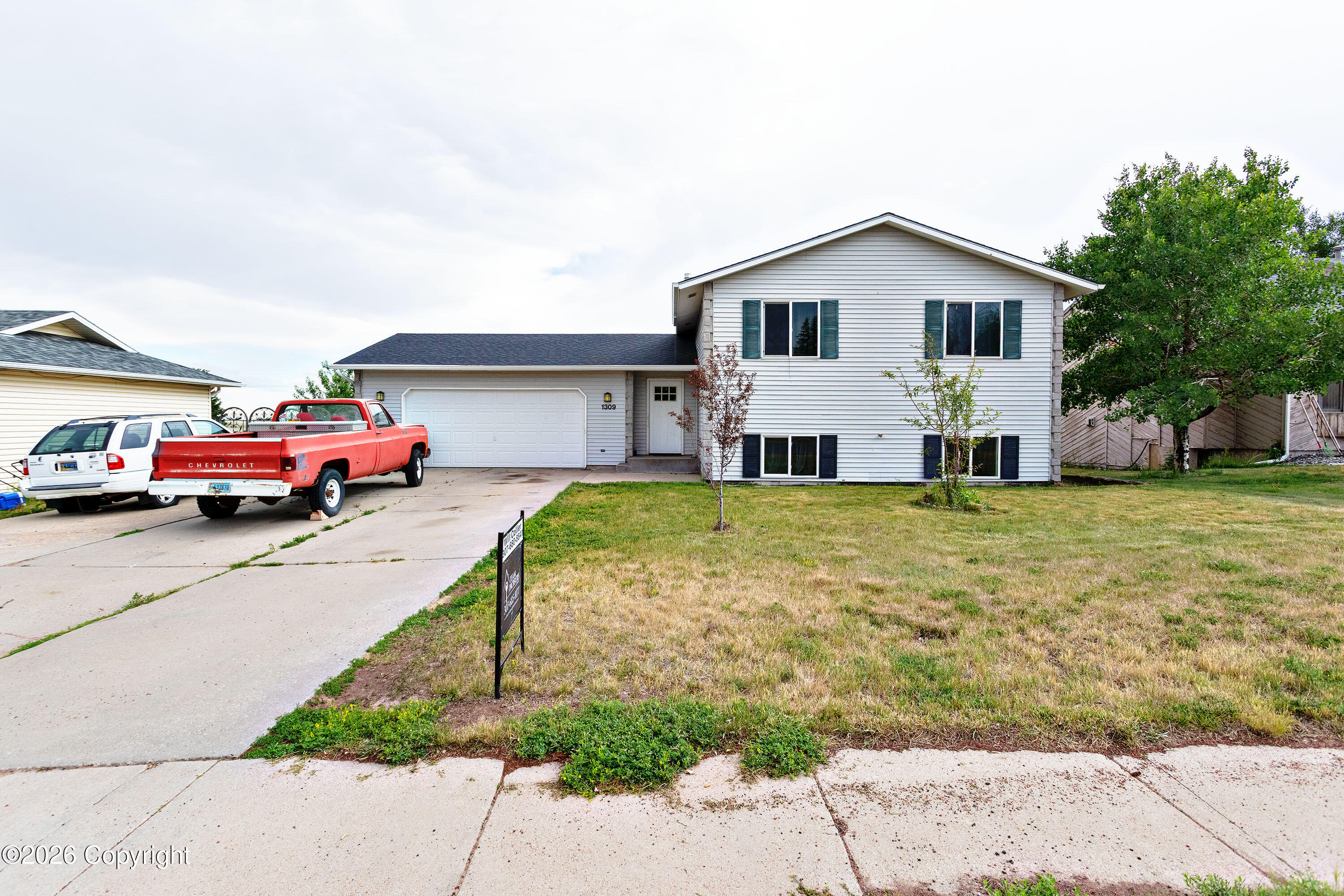 1309 Overdale - — photo