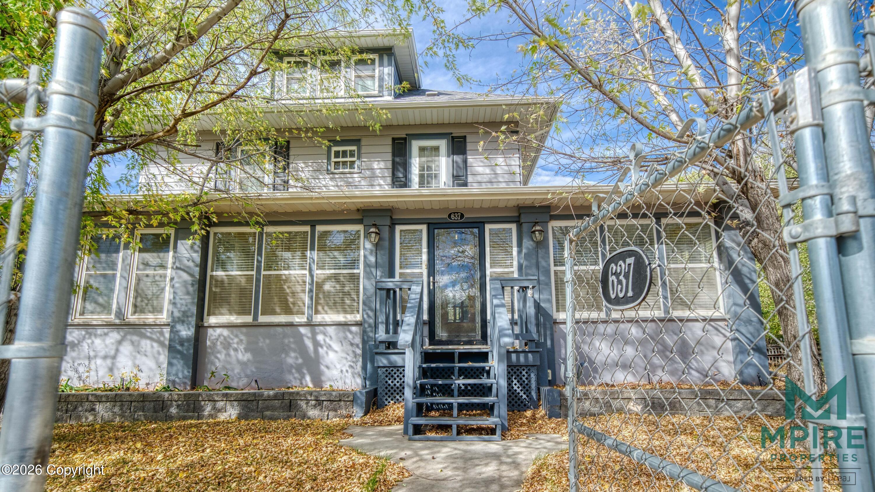 637 Pine - — photo