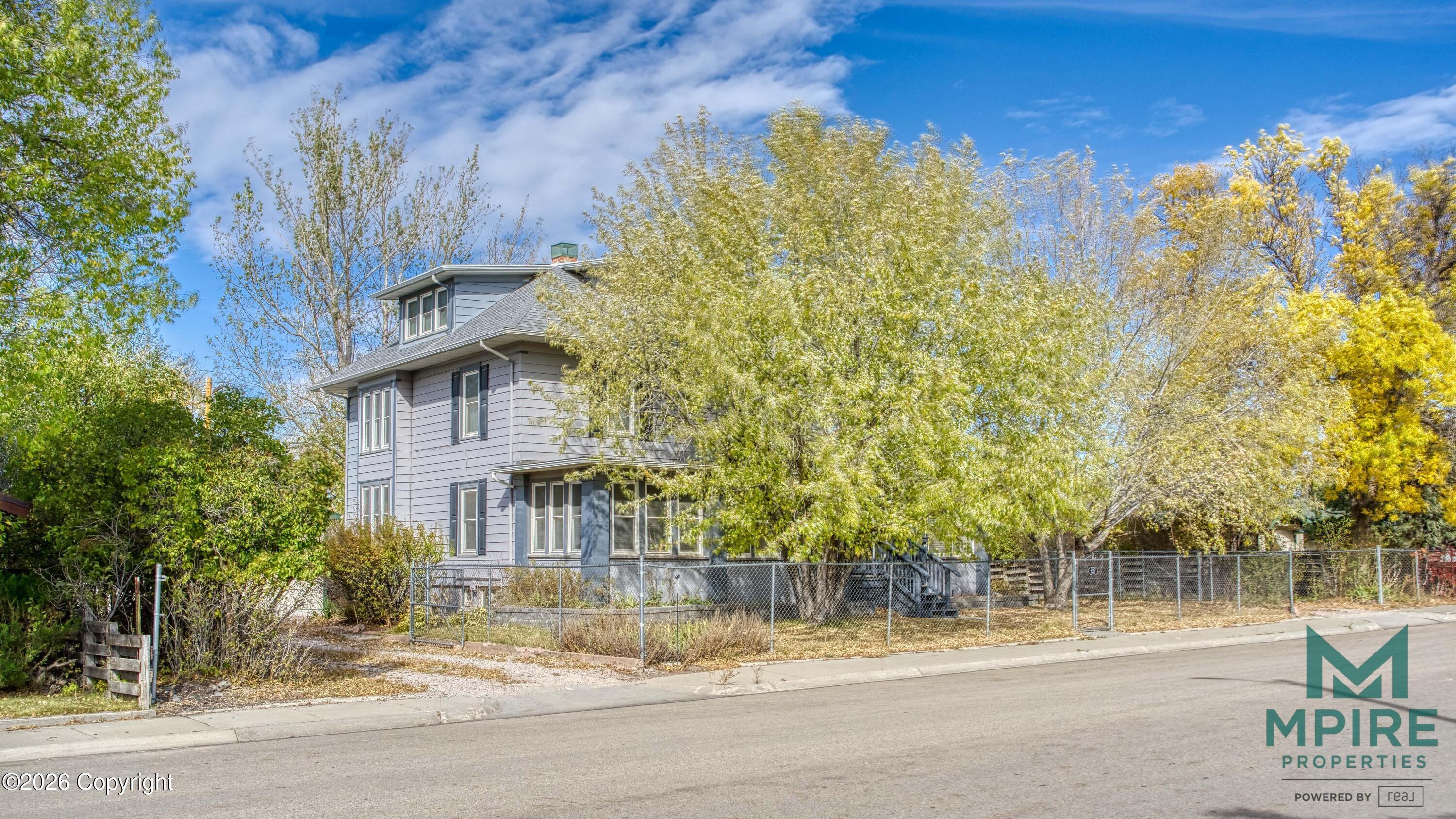 637 Pine -, Upton, WY 82730 — photo 2