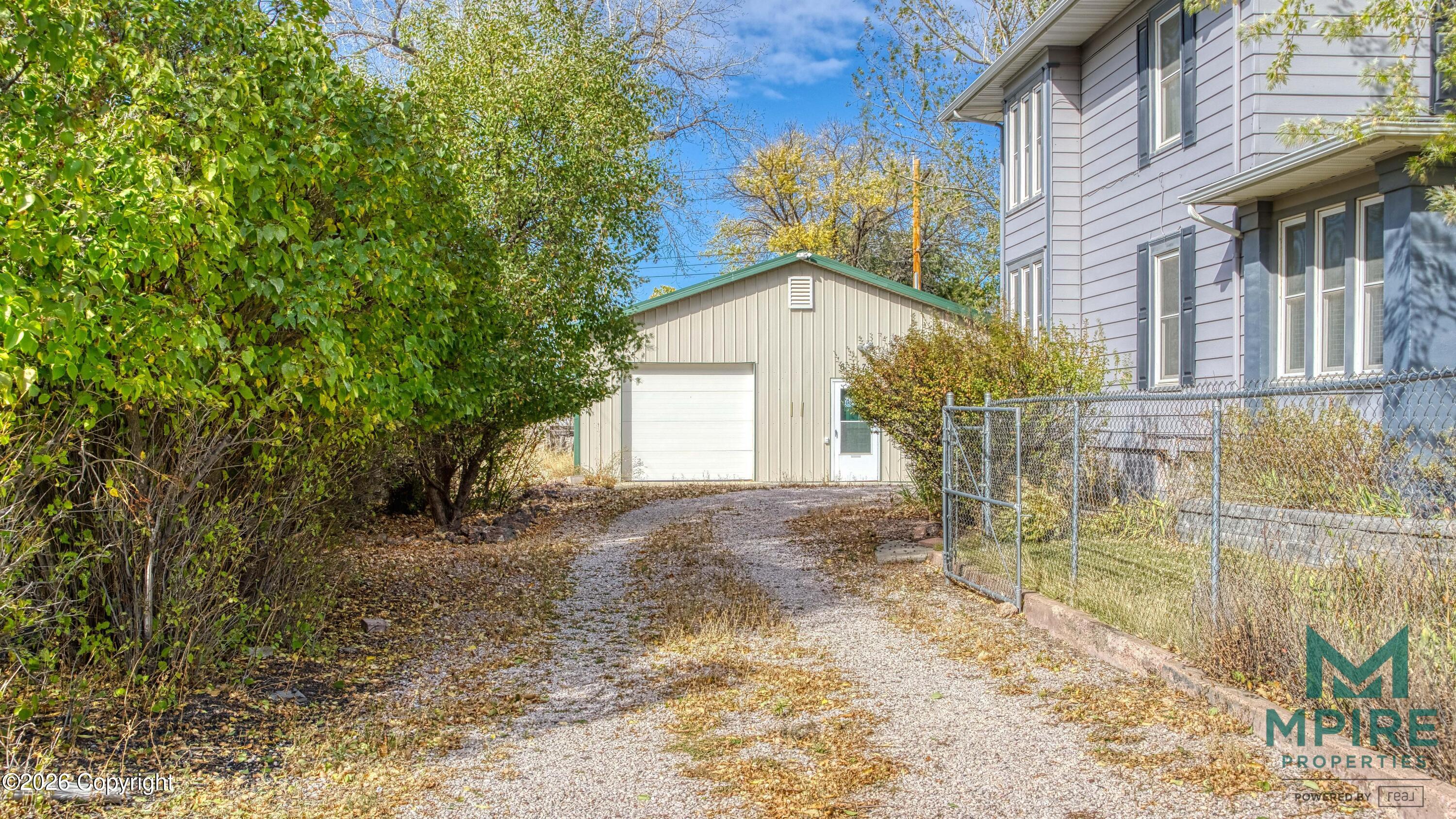 637 Pine -, Upton, WY 82730 — photo 3