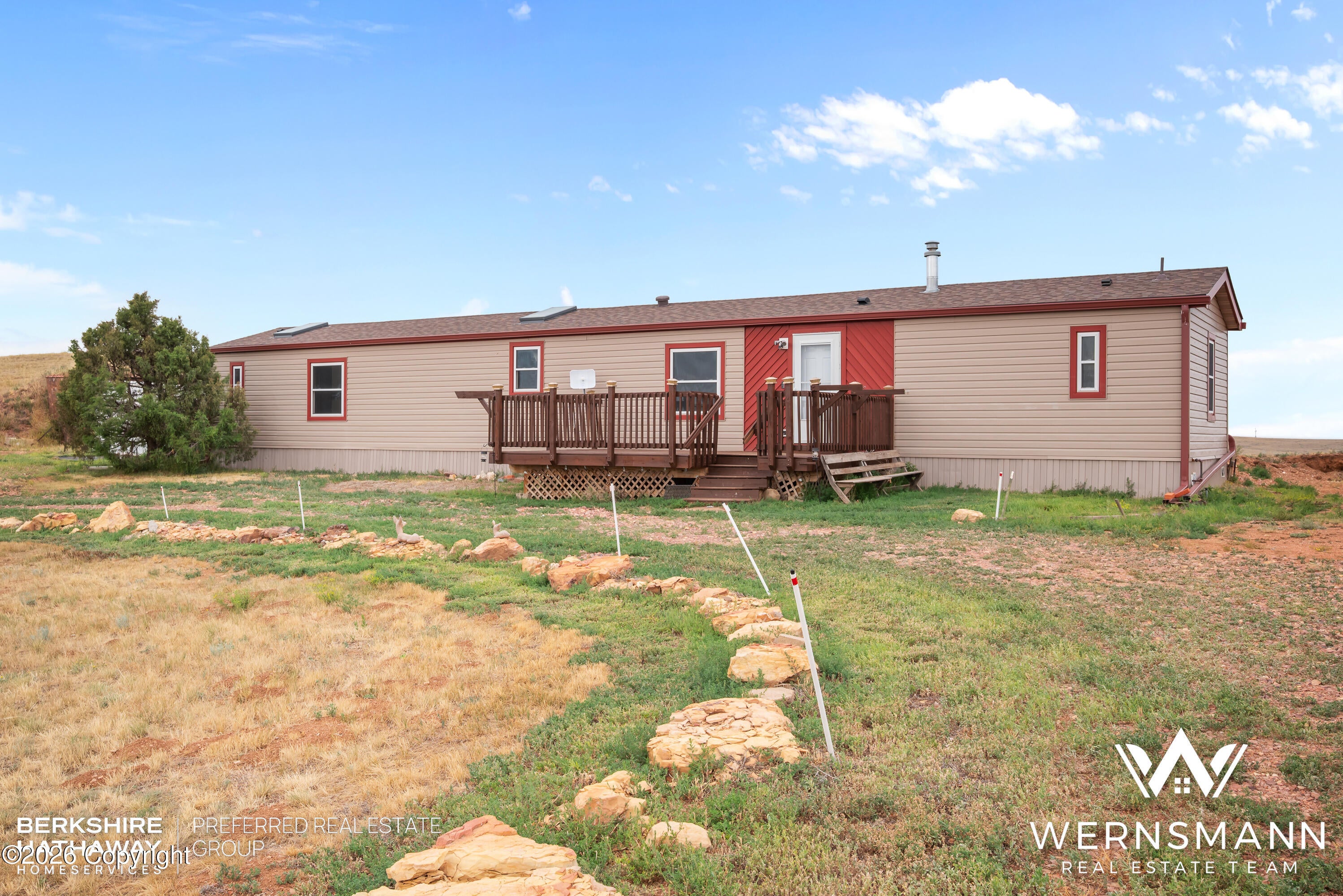 150 Sunlight Dr - — photo