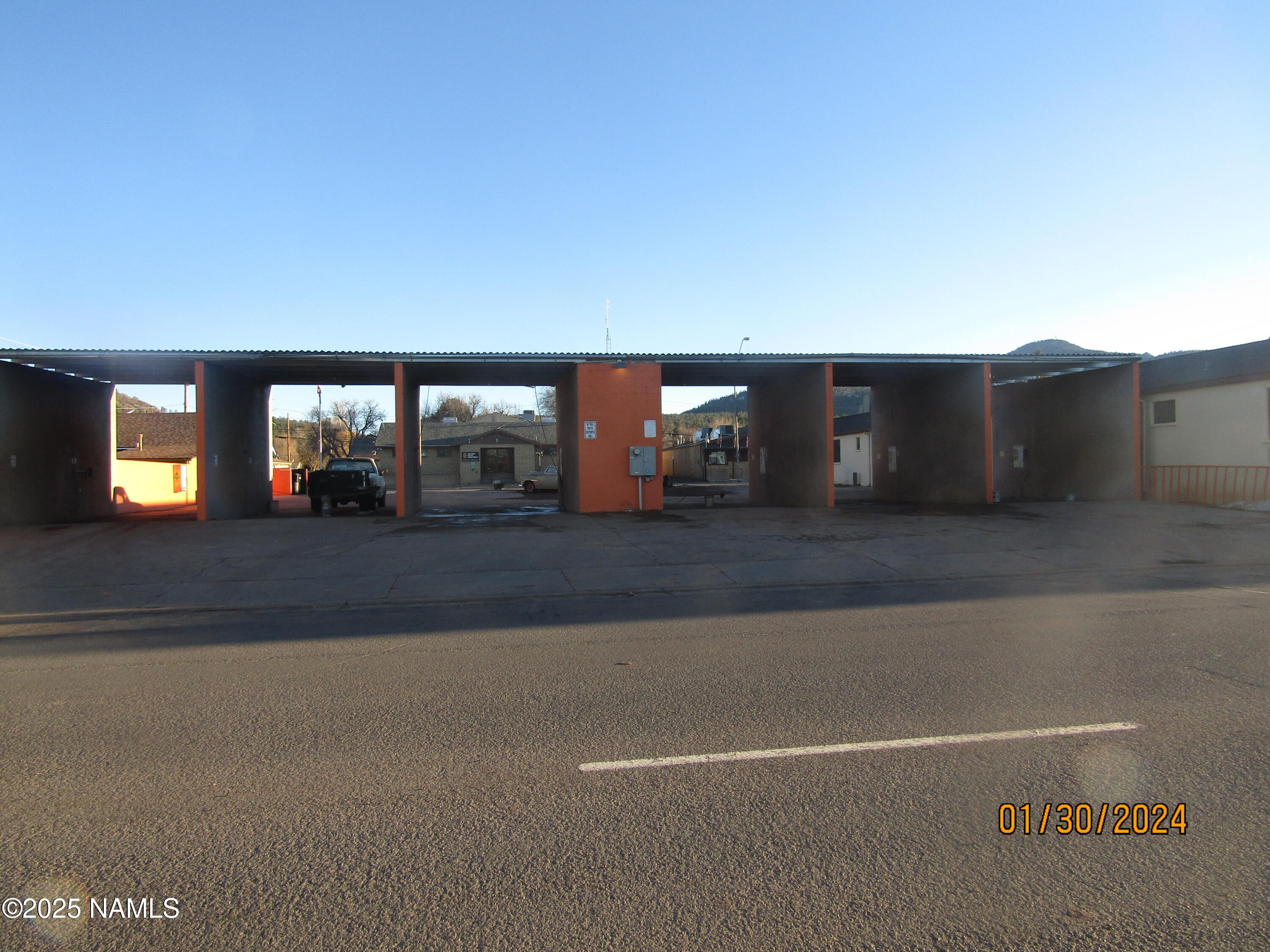 518 W Rte 66 — photo