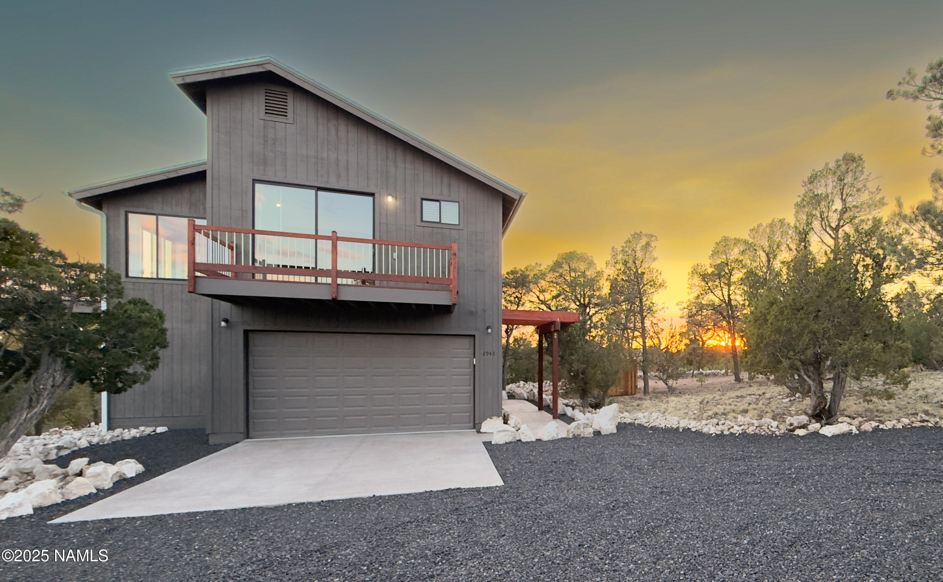 2943 E Lookout Lane — photo