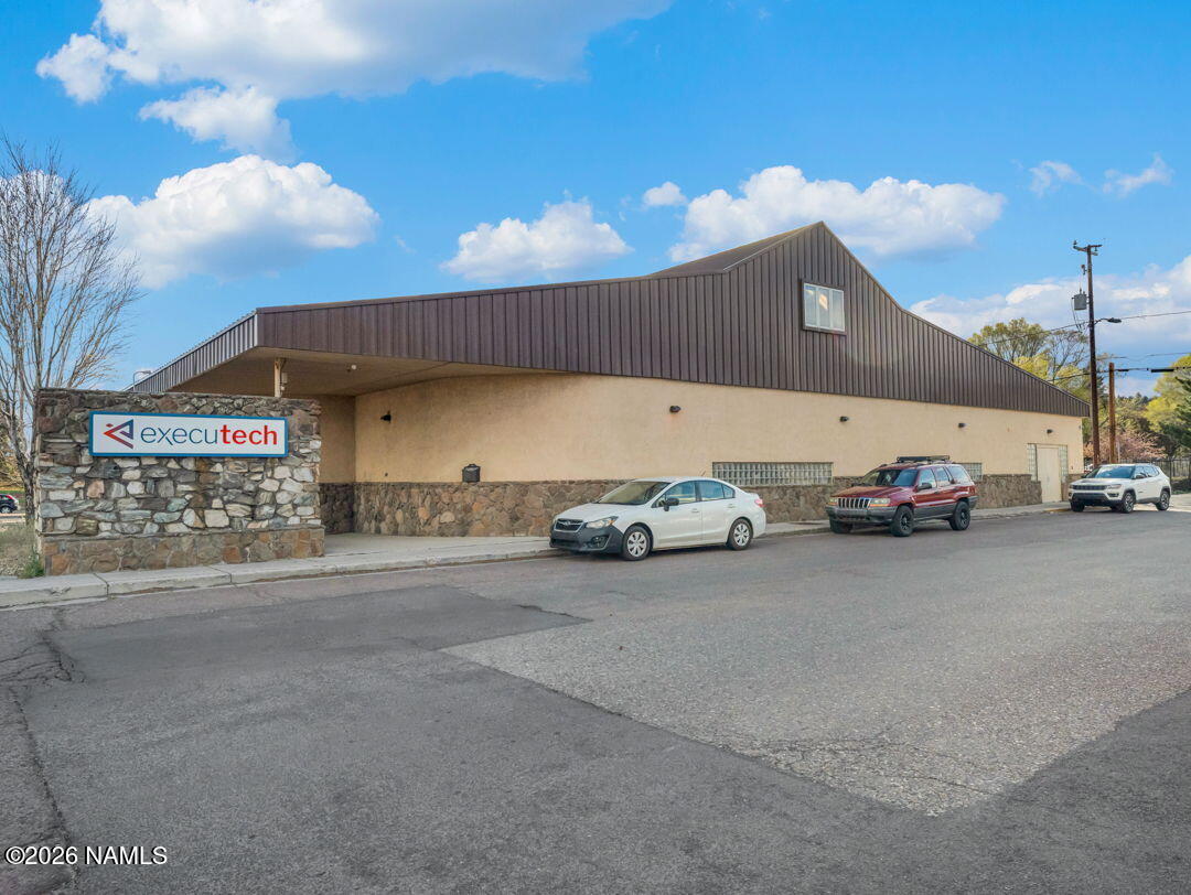 2290 E Route 66 — photo