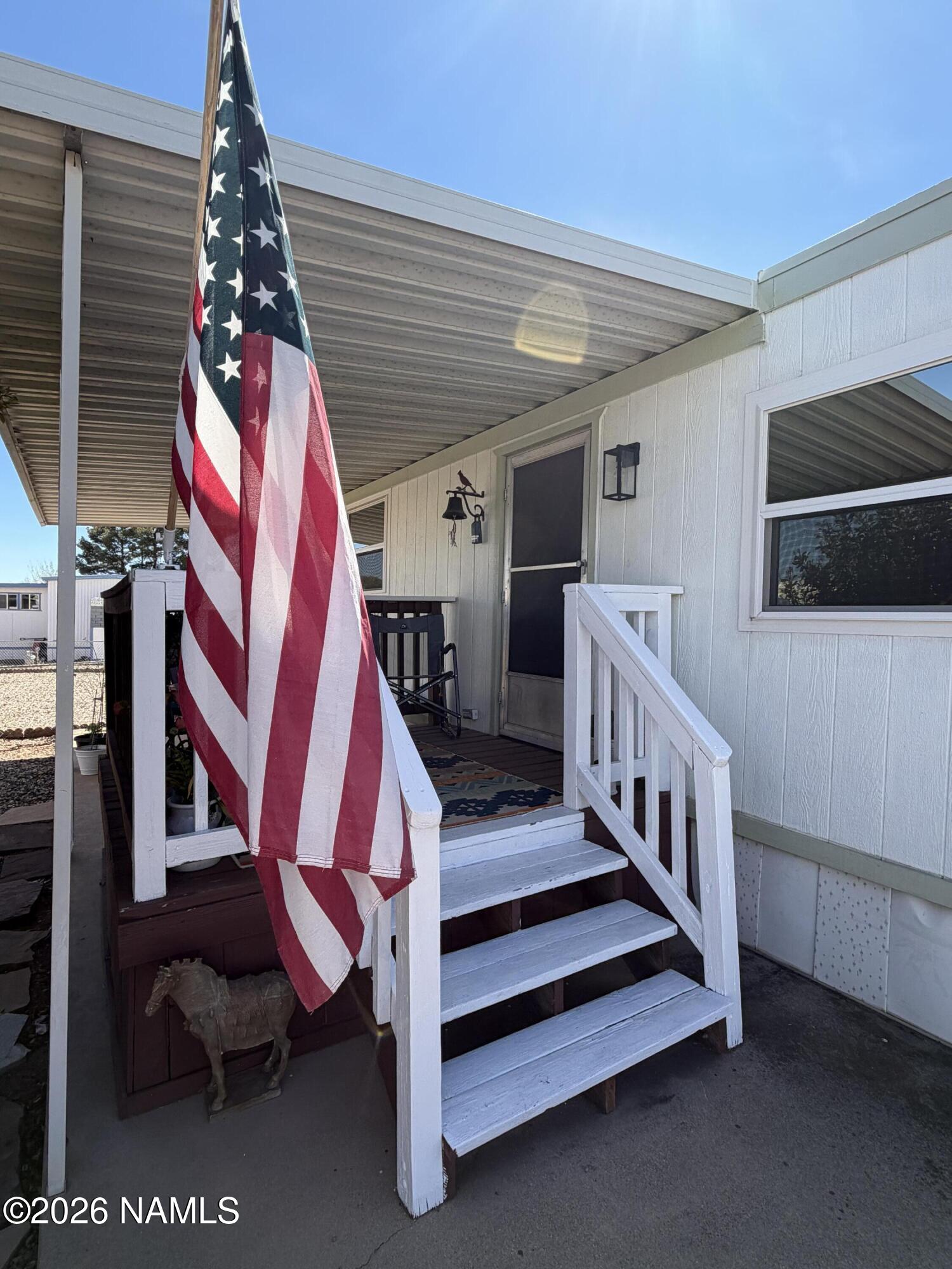 325 Arizona 89a 16 — photo