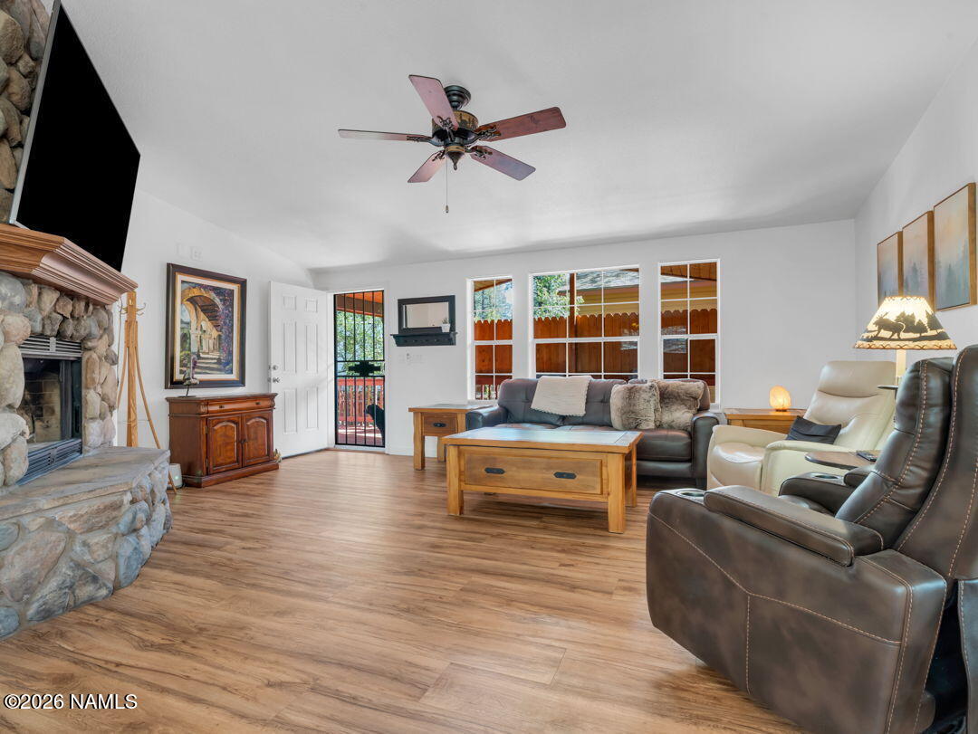 105 E Cedar Wood Drive — photo