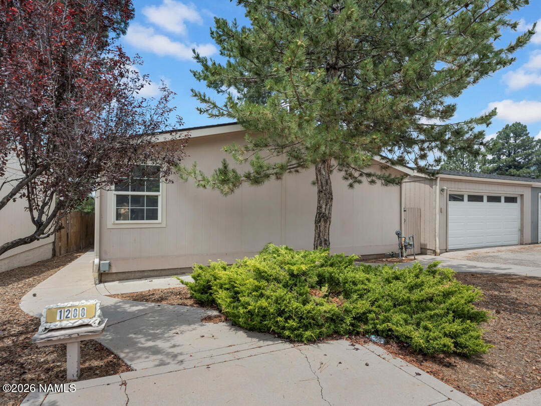 1288 S Mark Lane — photo