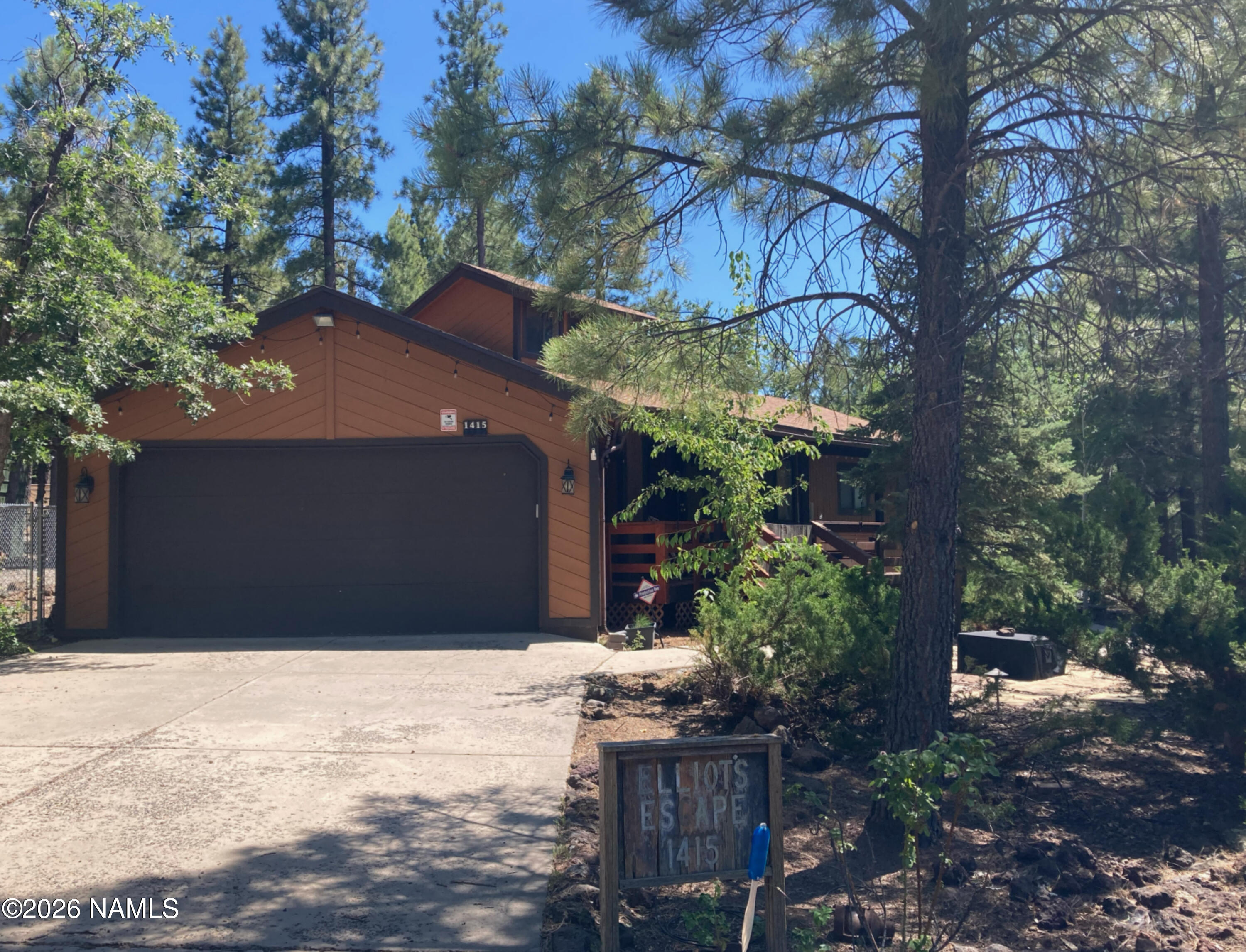 1415 E Bobcat Circle — photo