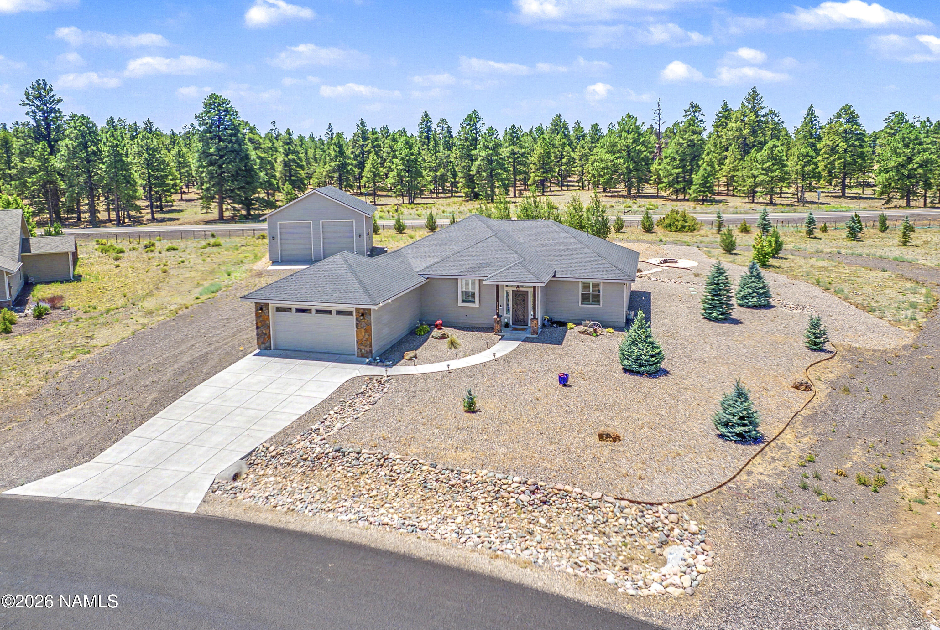 10290 Lundin Road — photo