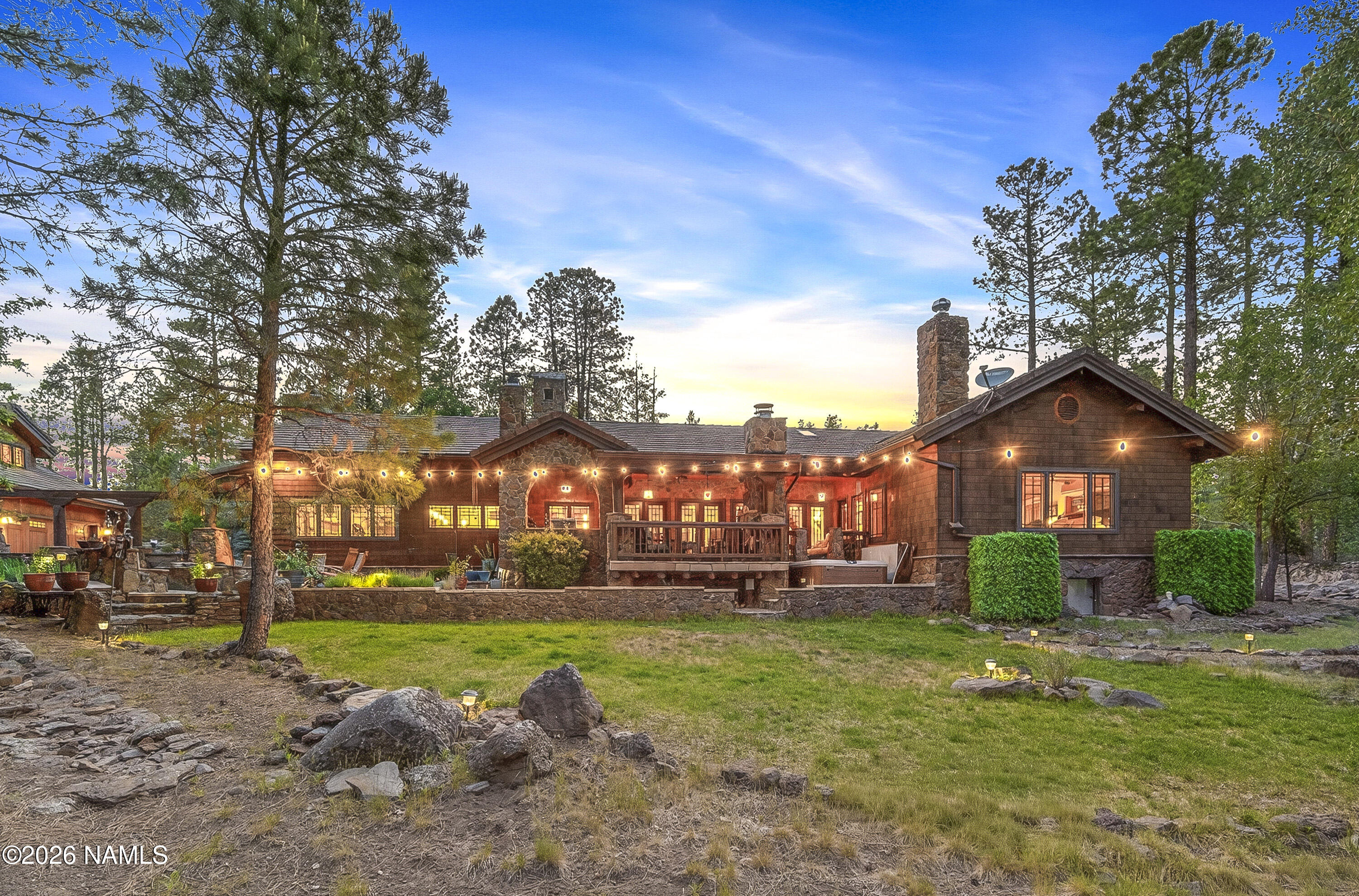 2912 N Creekside Drive — photo