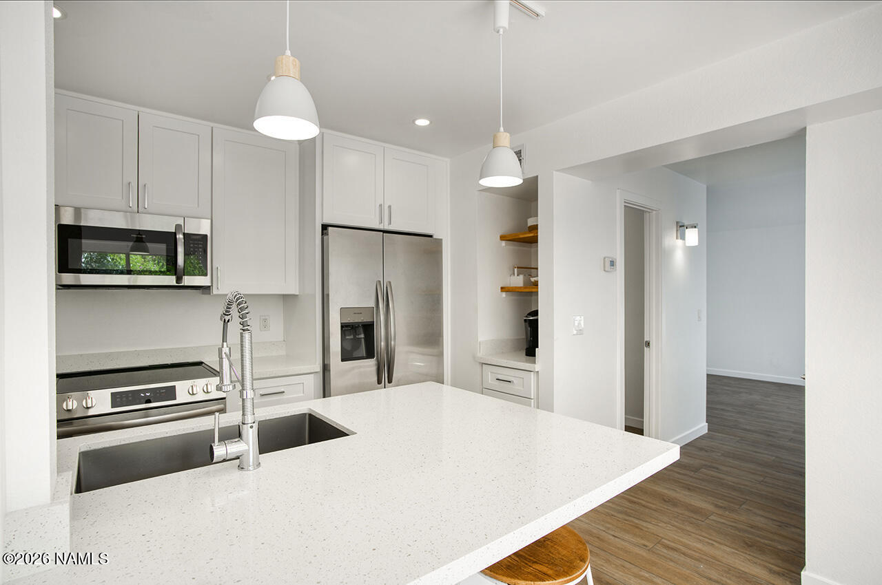 8055 E Thomas Road 115 — photo