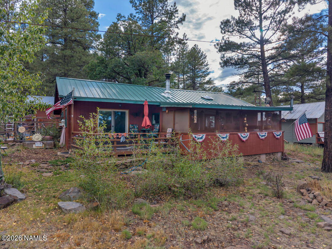 220 Lake View Drive — photo