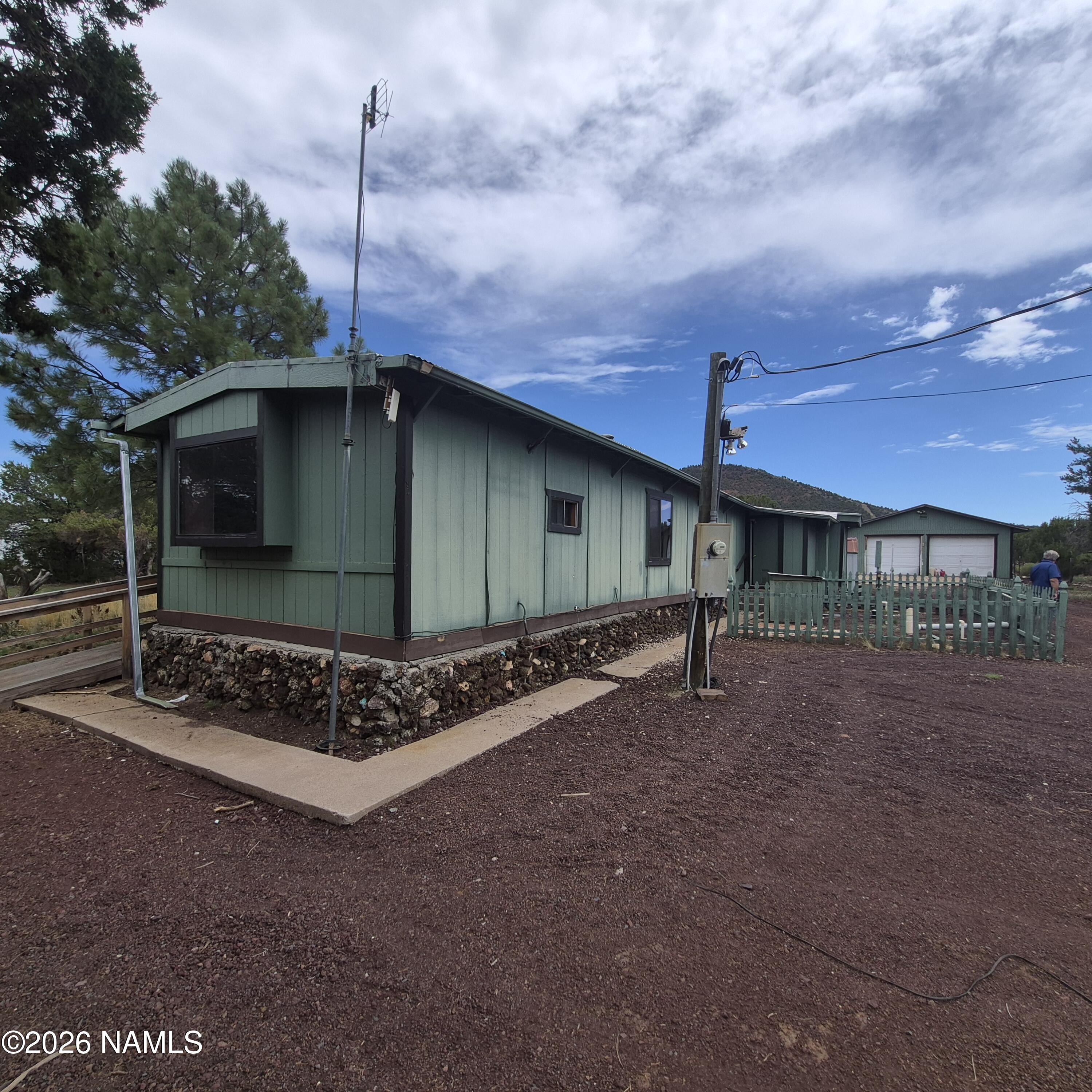1112 E Tamarack Street — photo