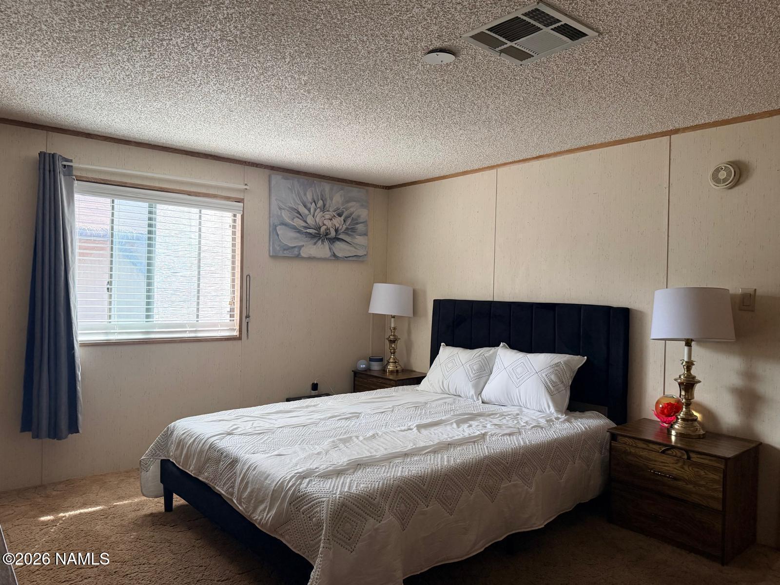 1095 E Hillside Drive — photo